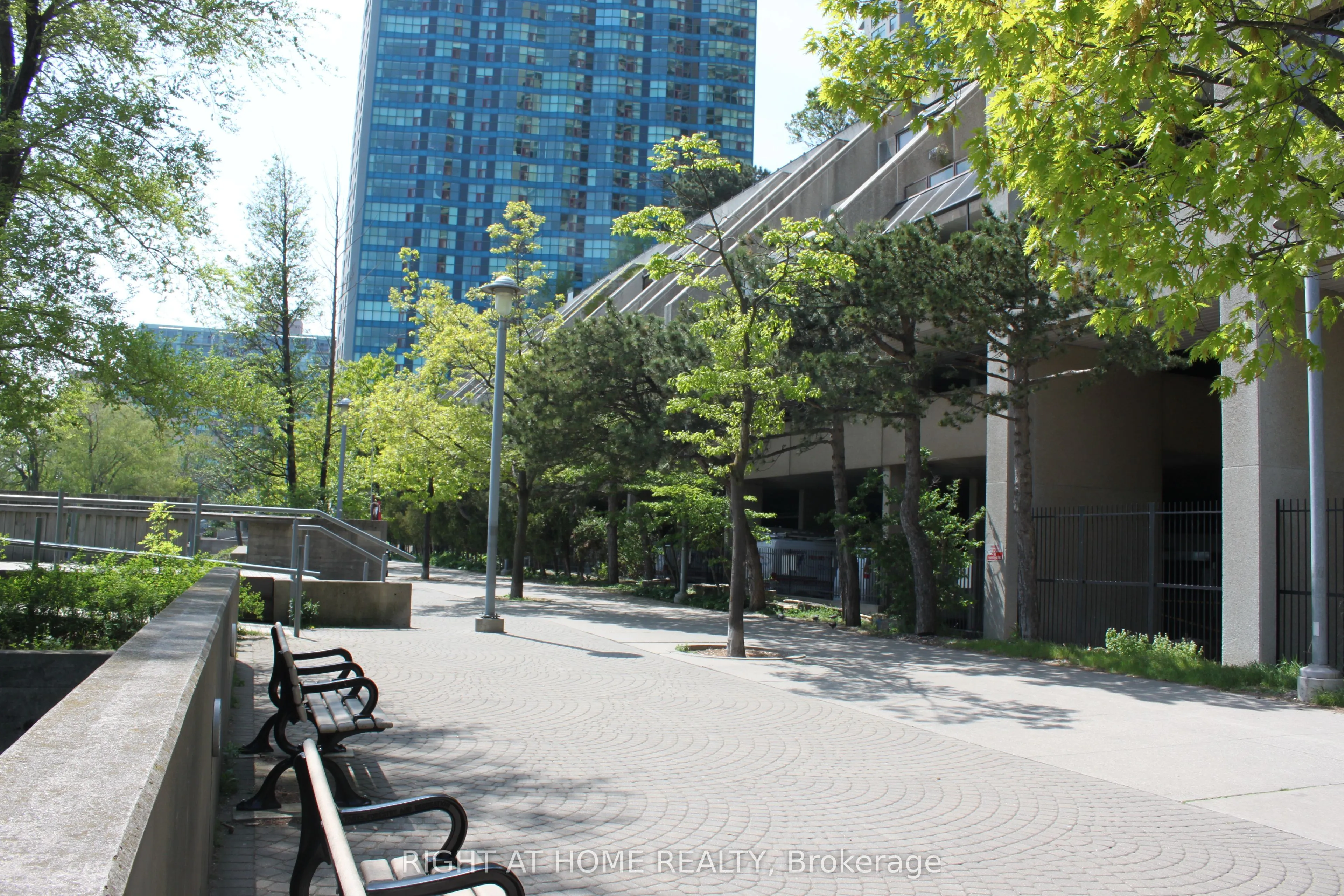 33 Harbour Square, #3240