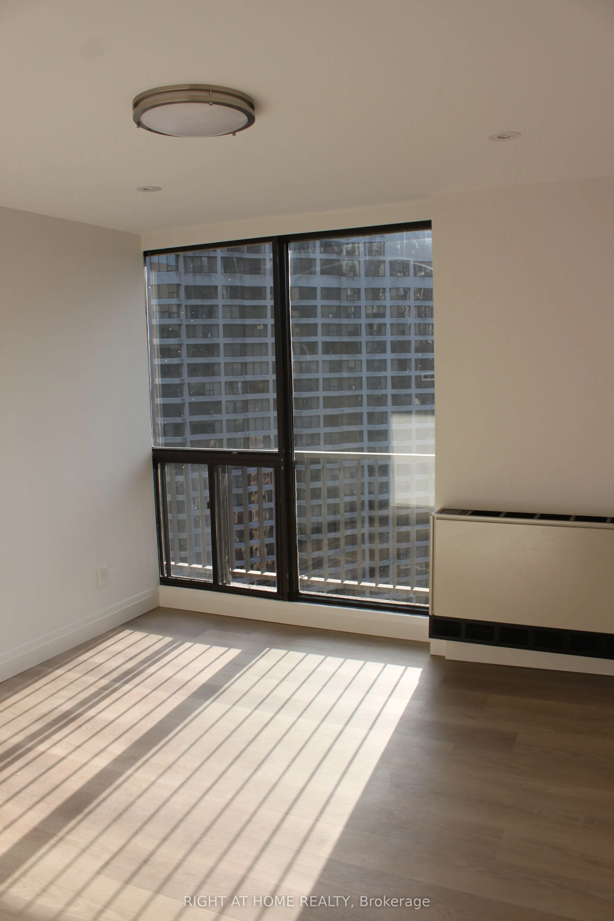 33 Harbour Square, #3240