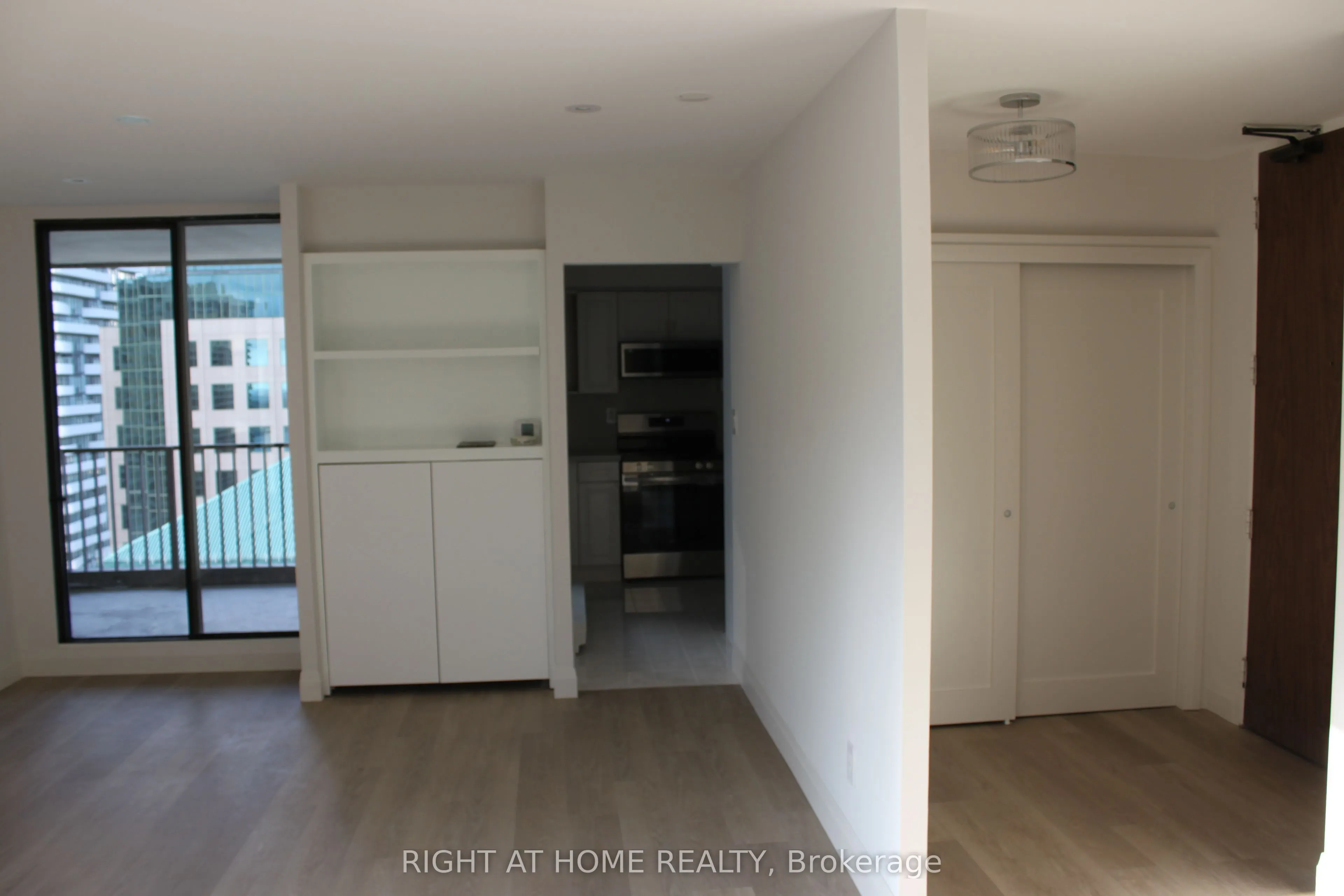 33 Harbour Square, #3240