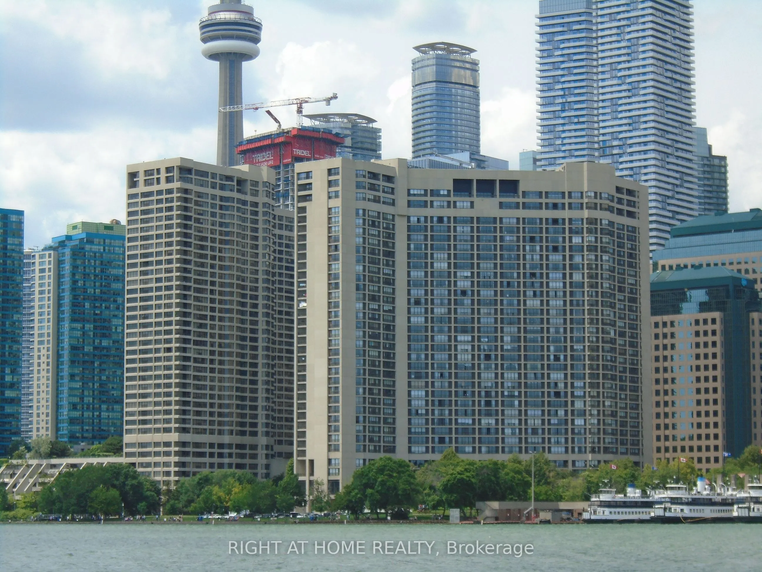 33 Harbour Square, #3240