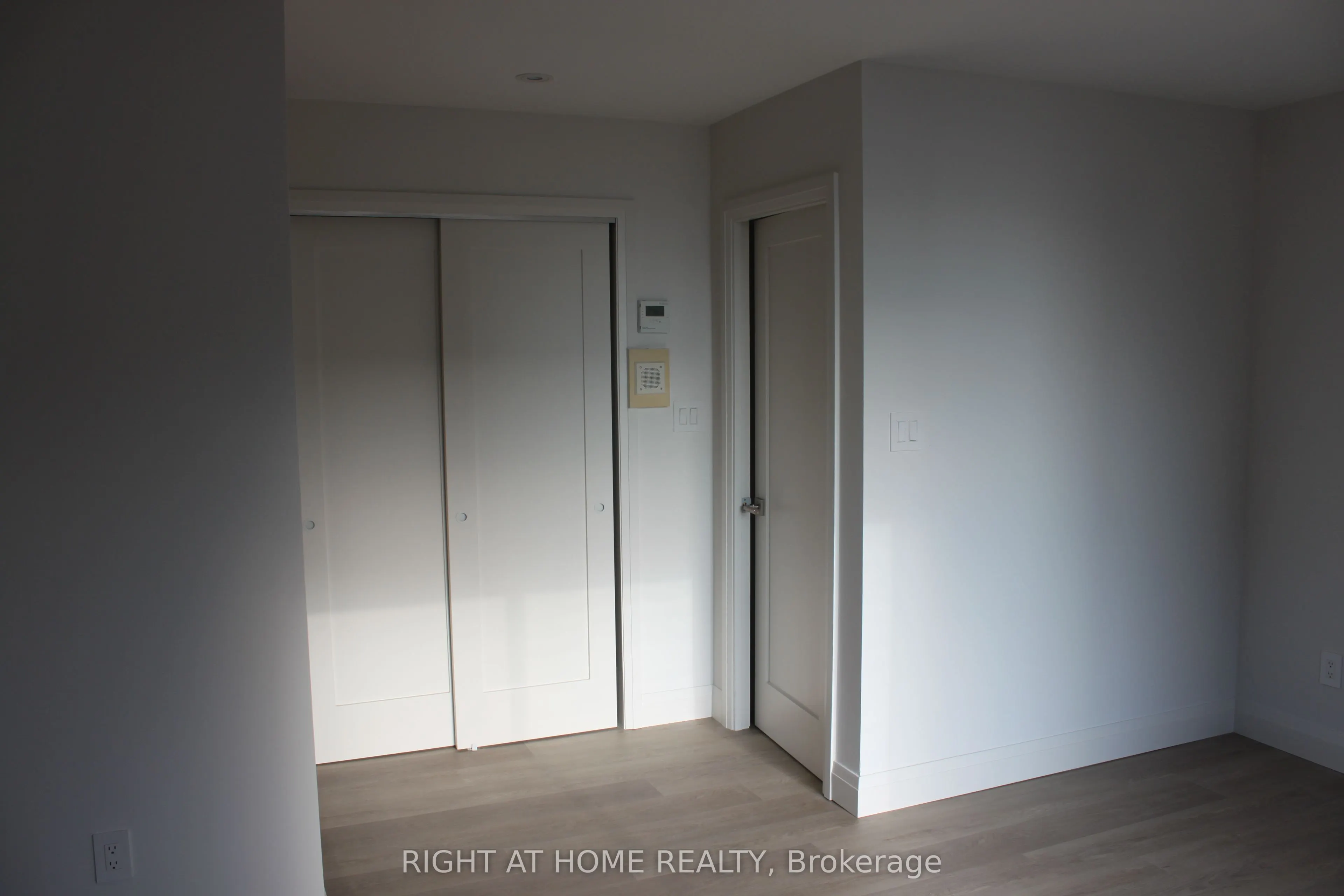 33 Harbour Square, #3240