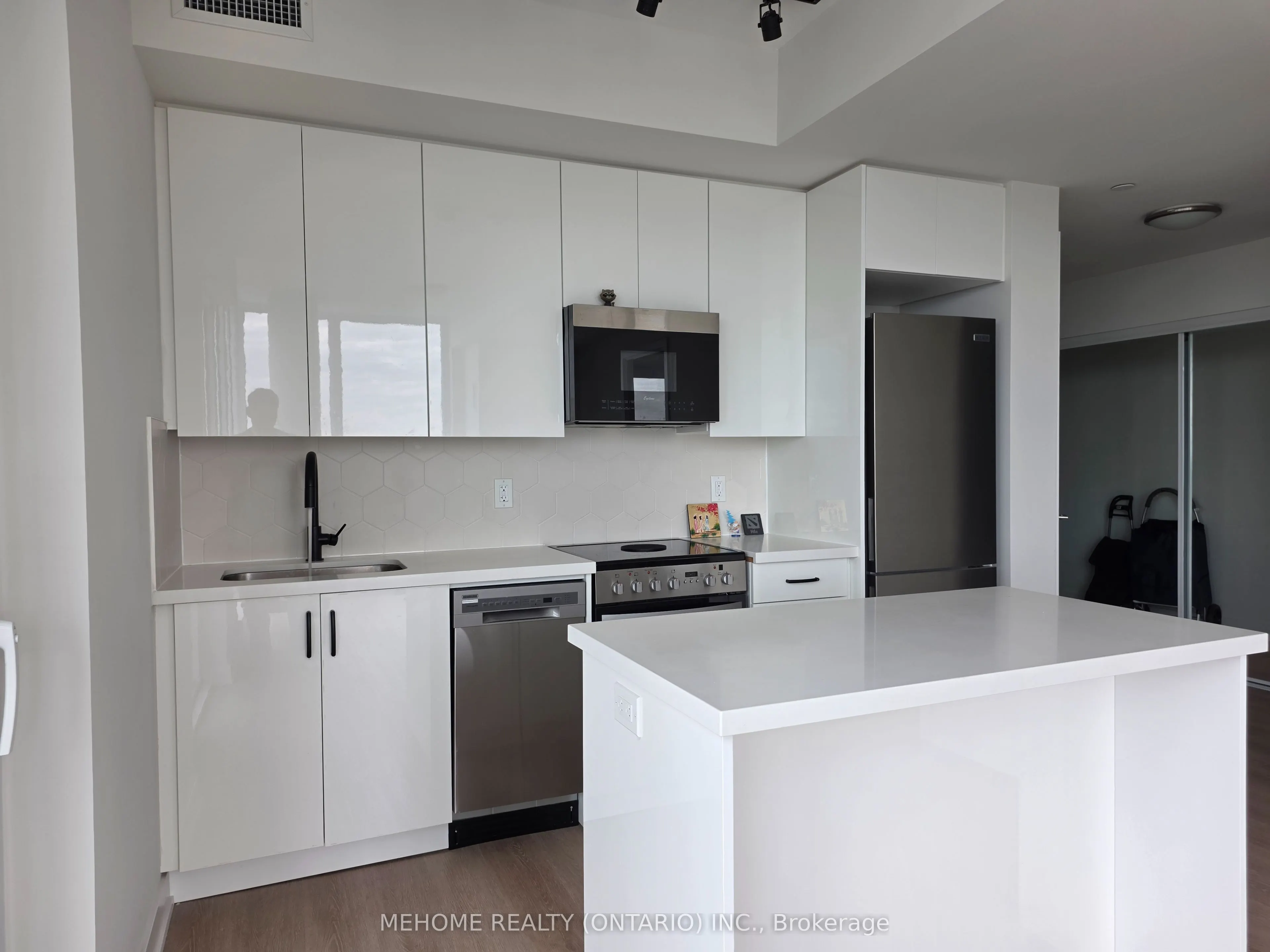 15 Ellerslie Avenue, #2302