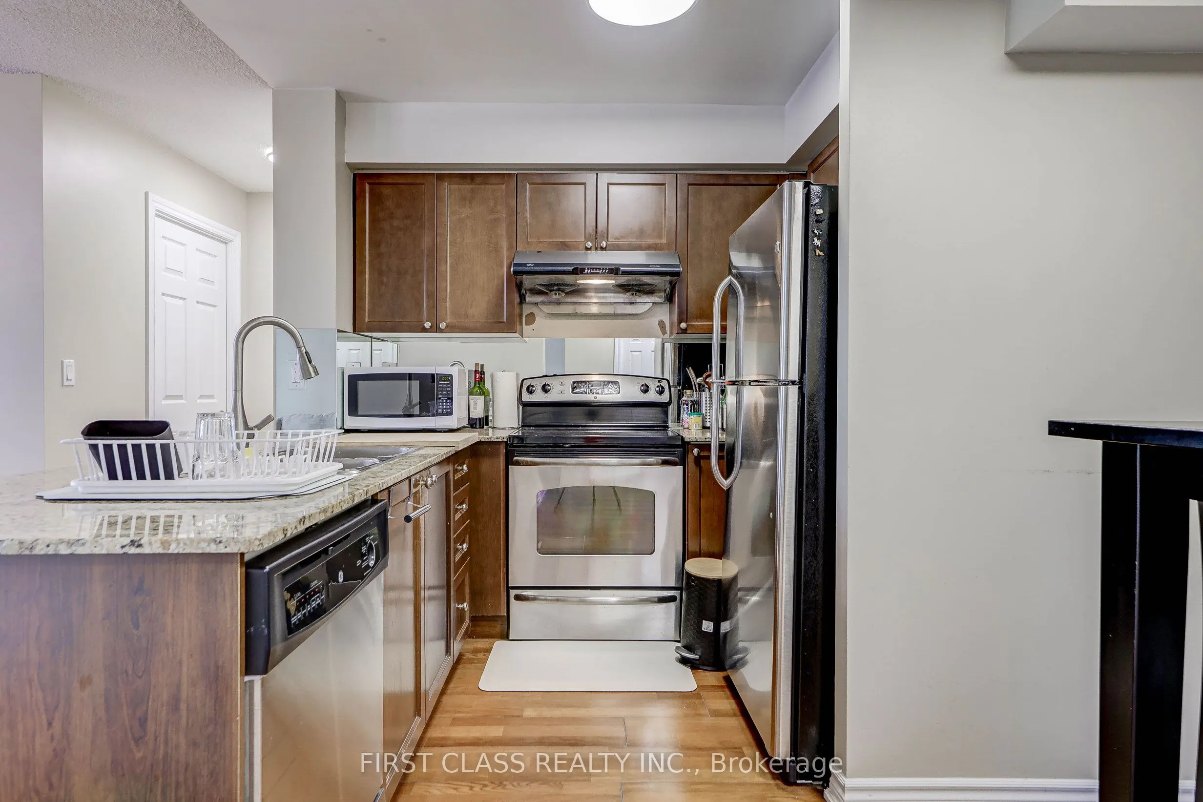 761 Bay Street, #2813
