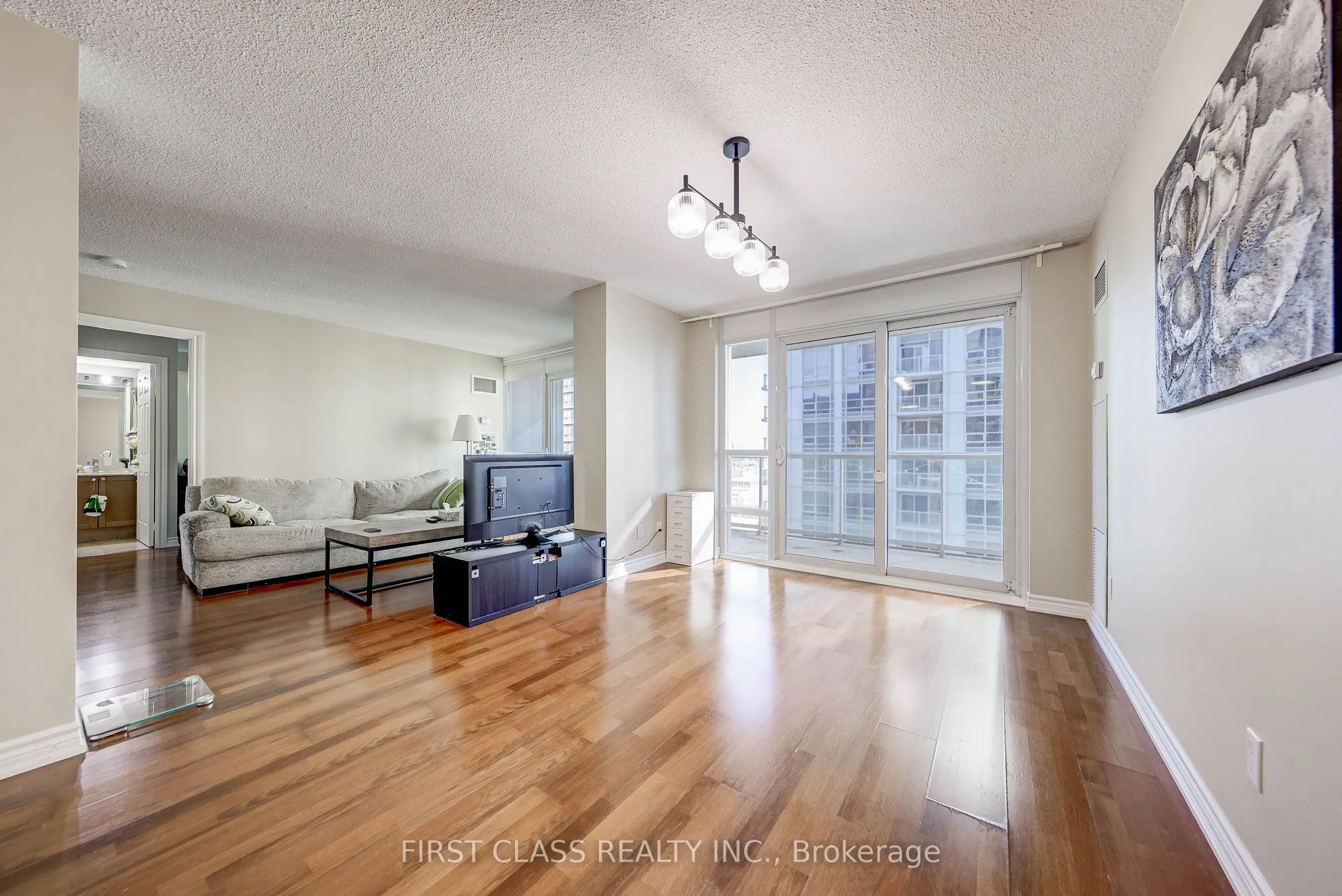 761 Bay Street, #2813