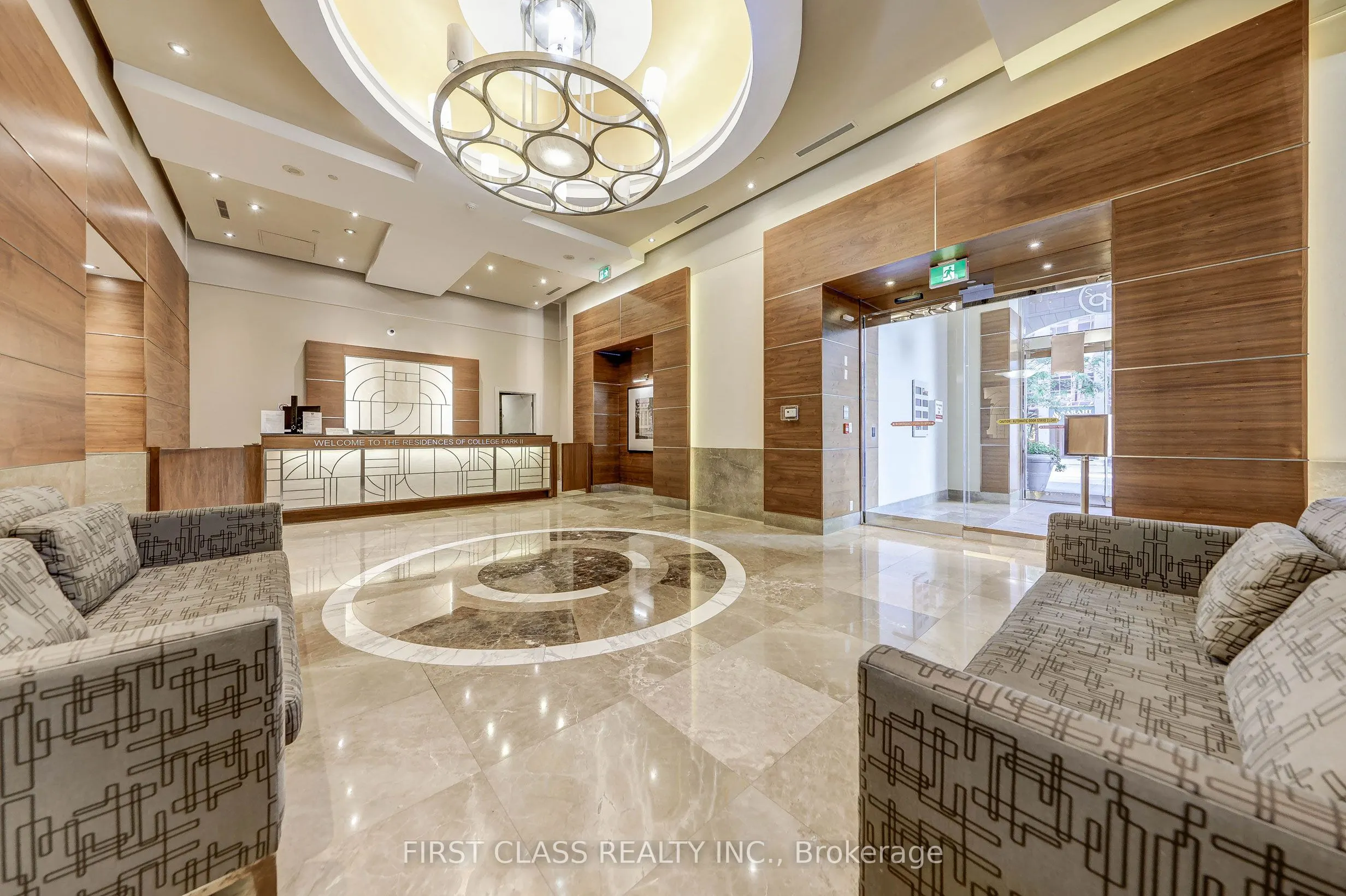 761 Bay Street, #2813