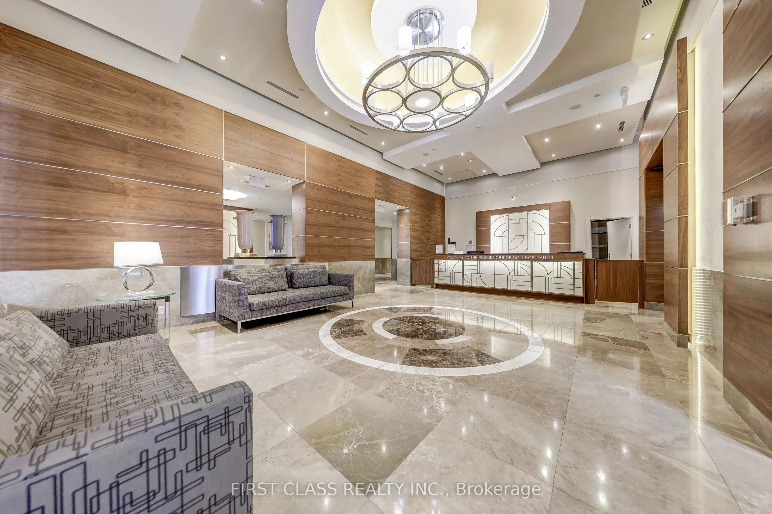 761 Bay Street, #2813