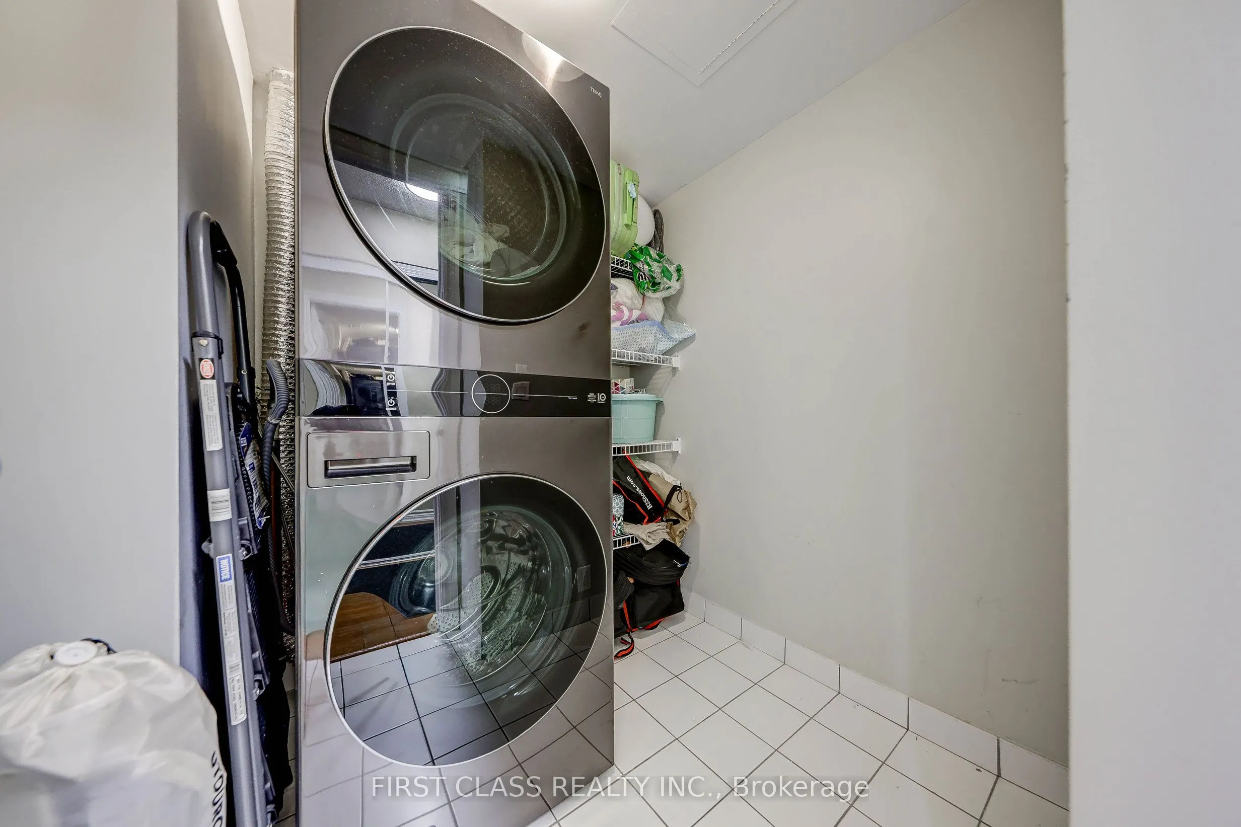 761 Bay Street, #2813