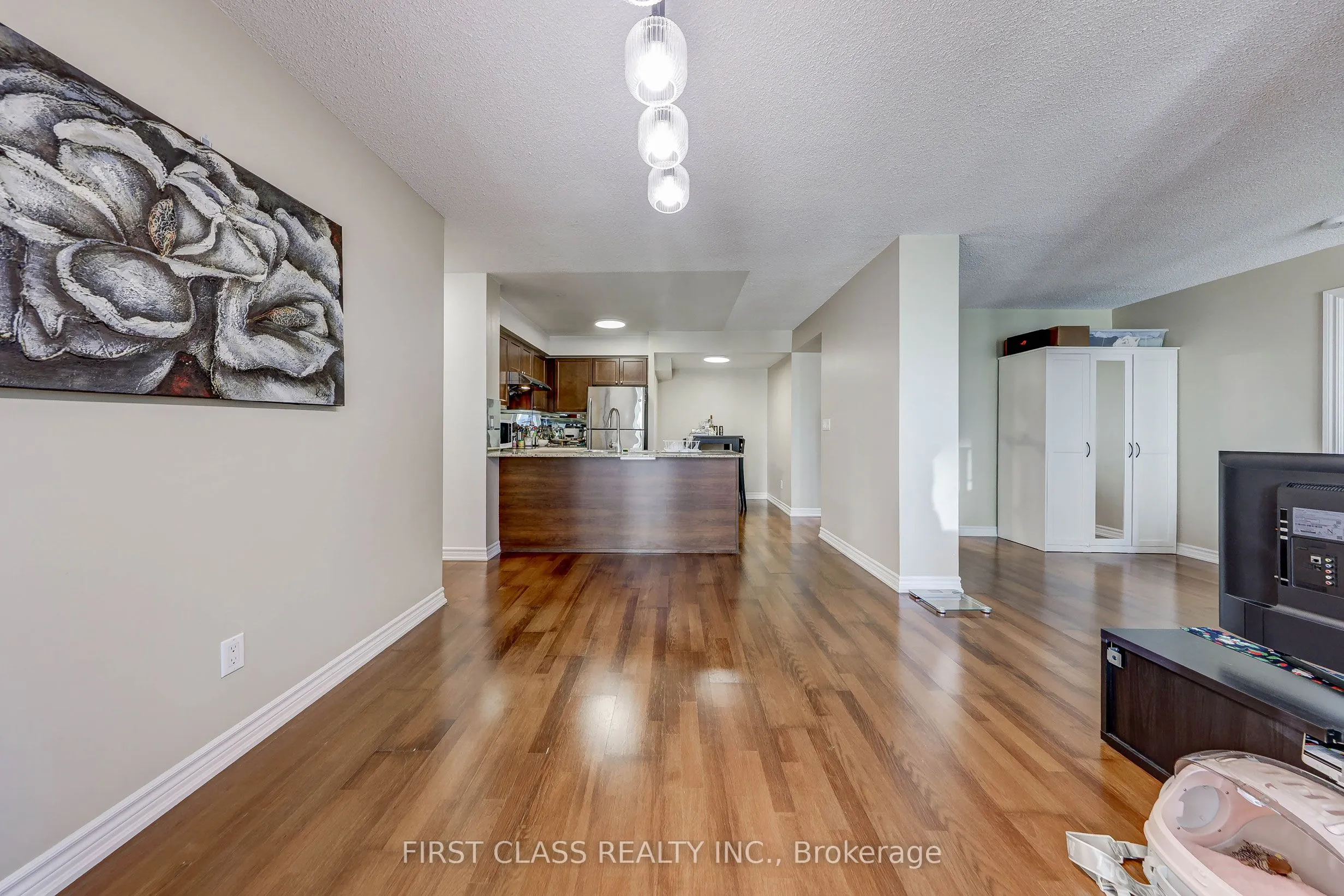 761 Bay Street, #2813