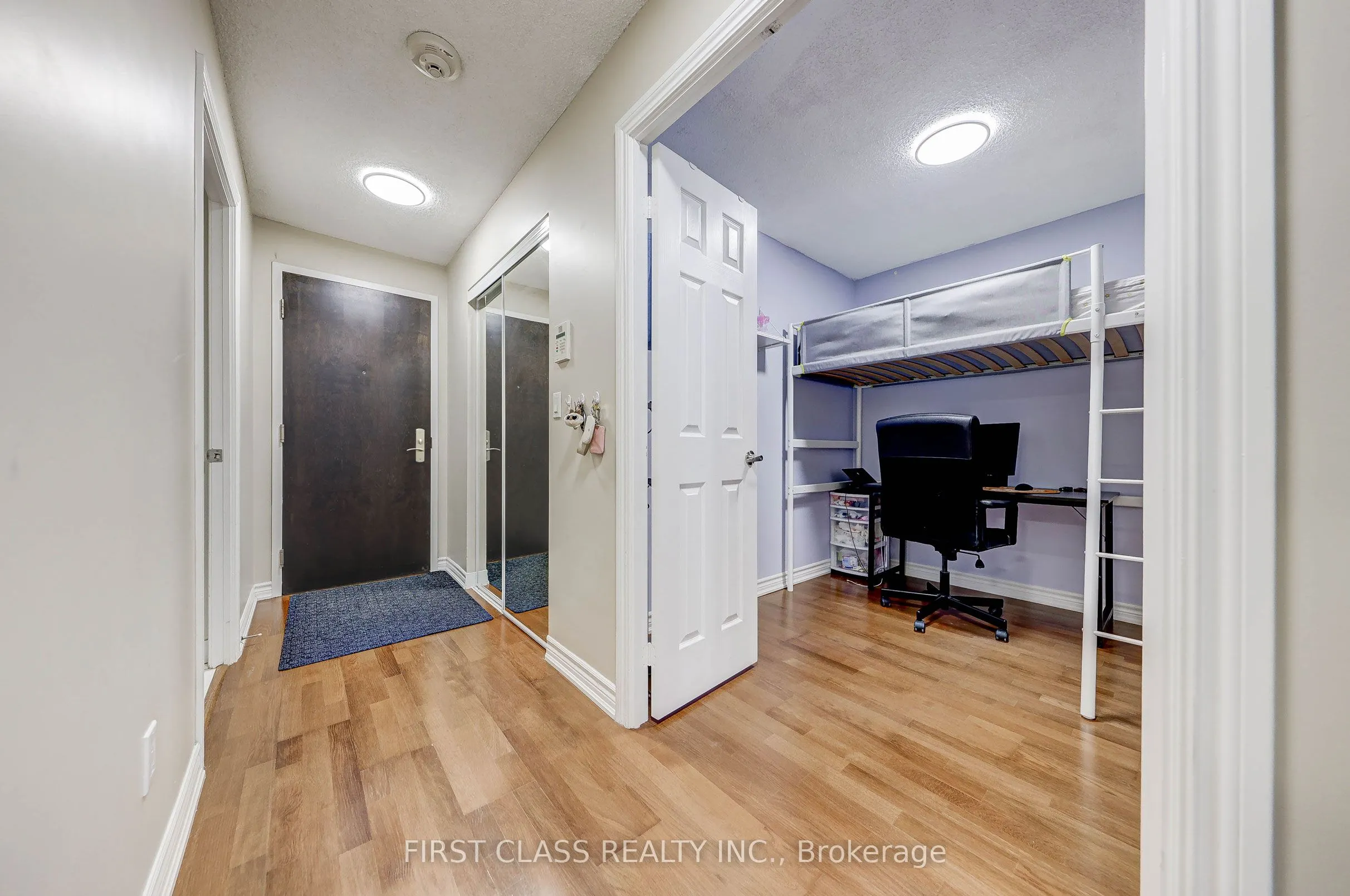 761 Bay Street, #2813