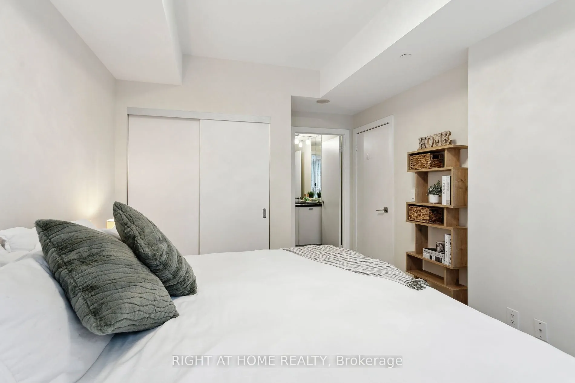 32 Davenport Road, #311