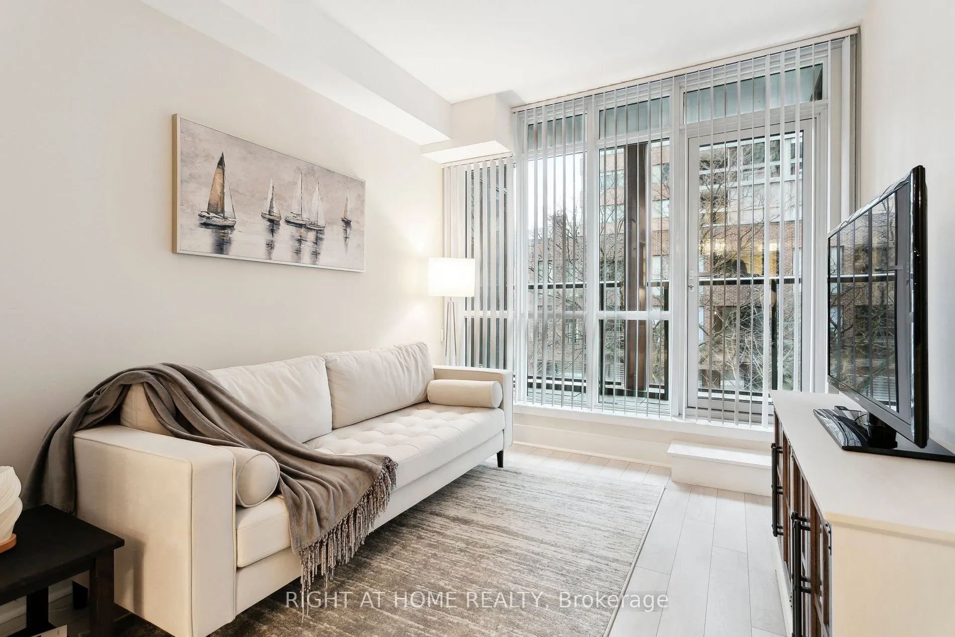 32 Davenport Road, #311