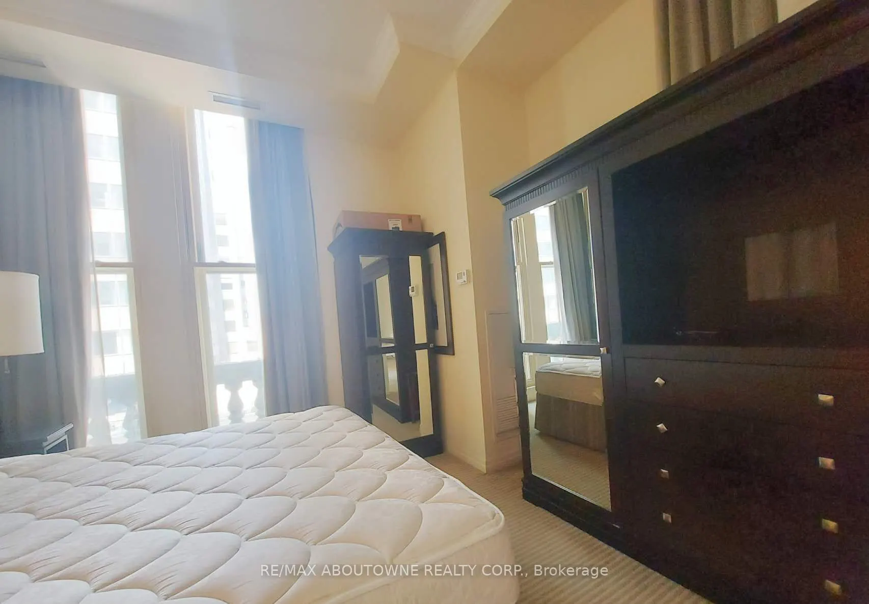 1 King Street W, #507