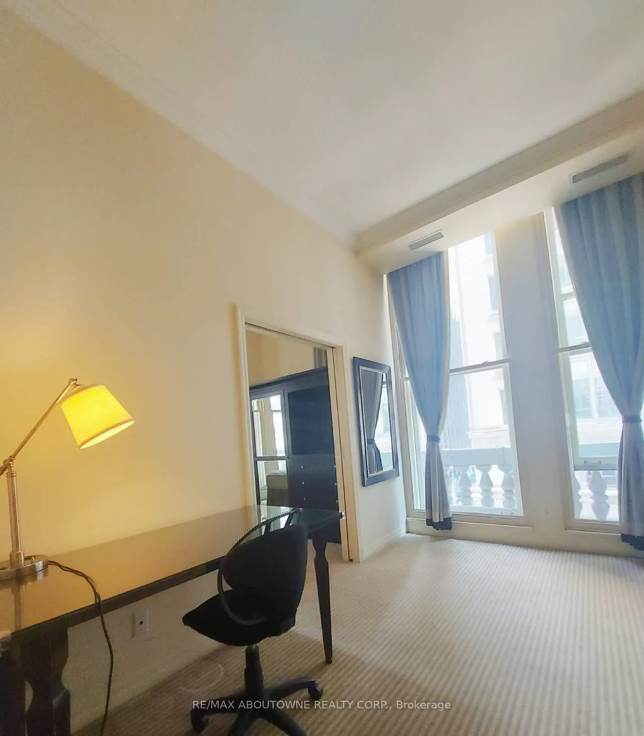 1 King Street W, #507