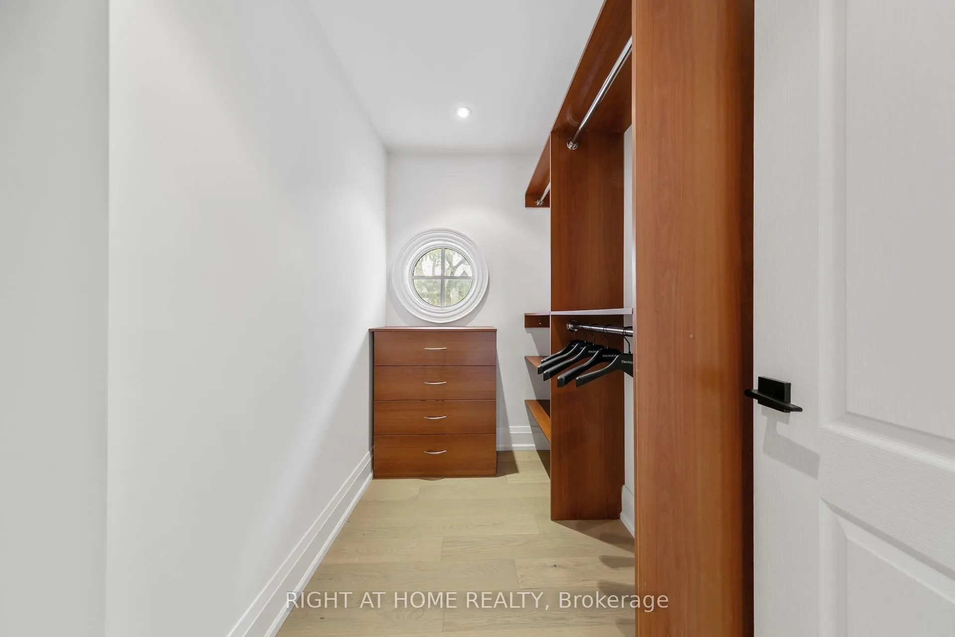 125 Kingsdale Avenue