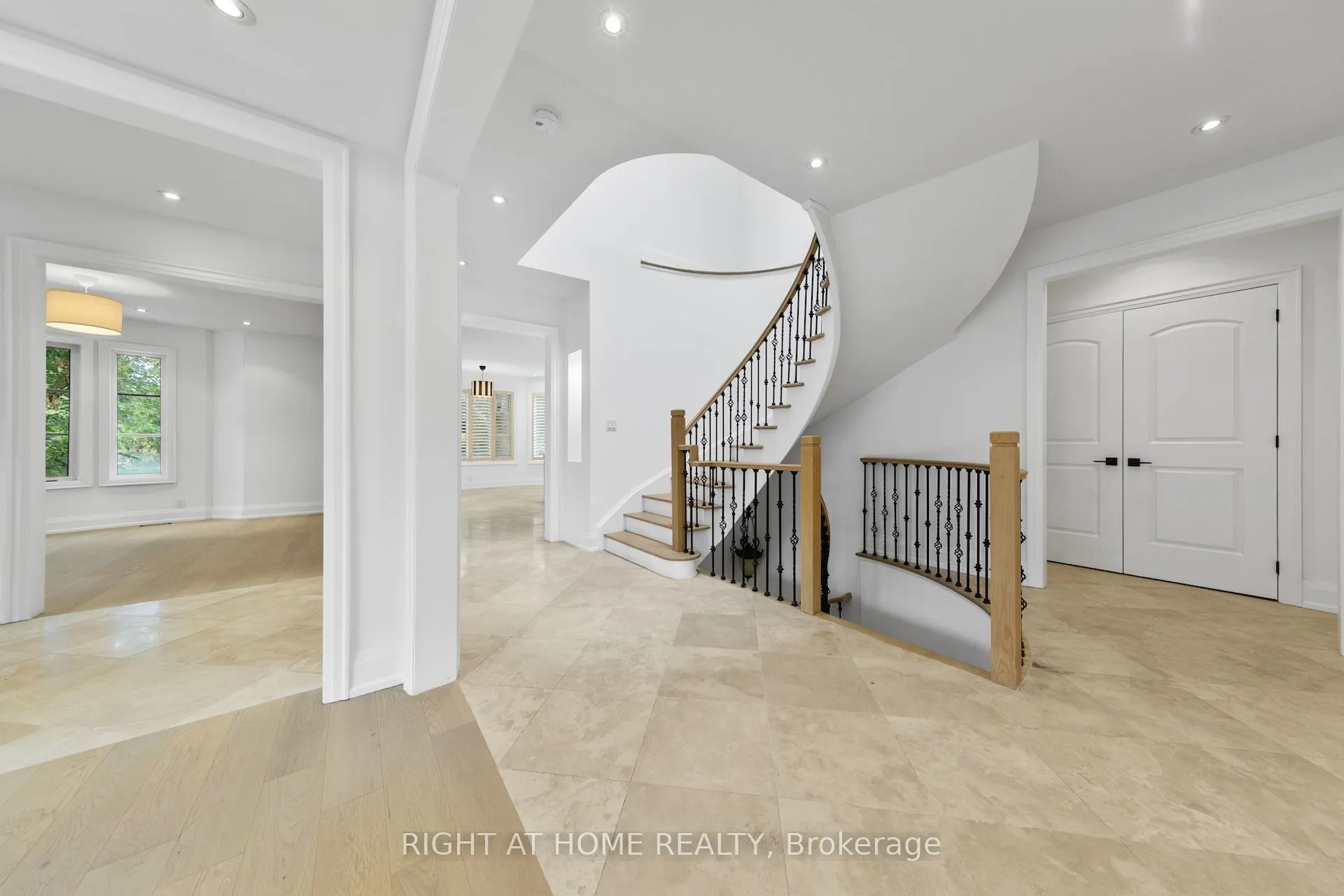 125 Kingsdale Avenue