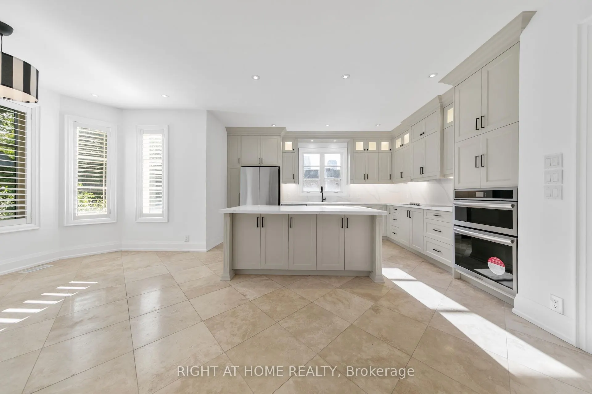 125 Kingsdale Avenue