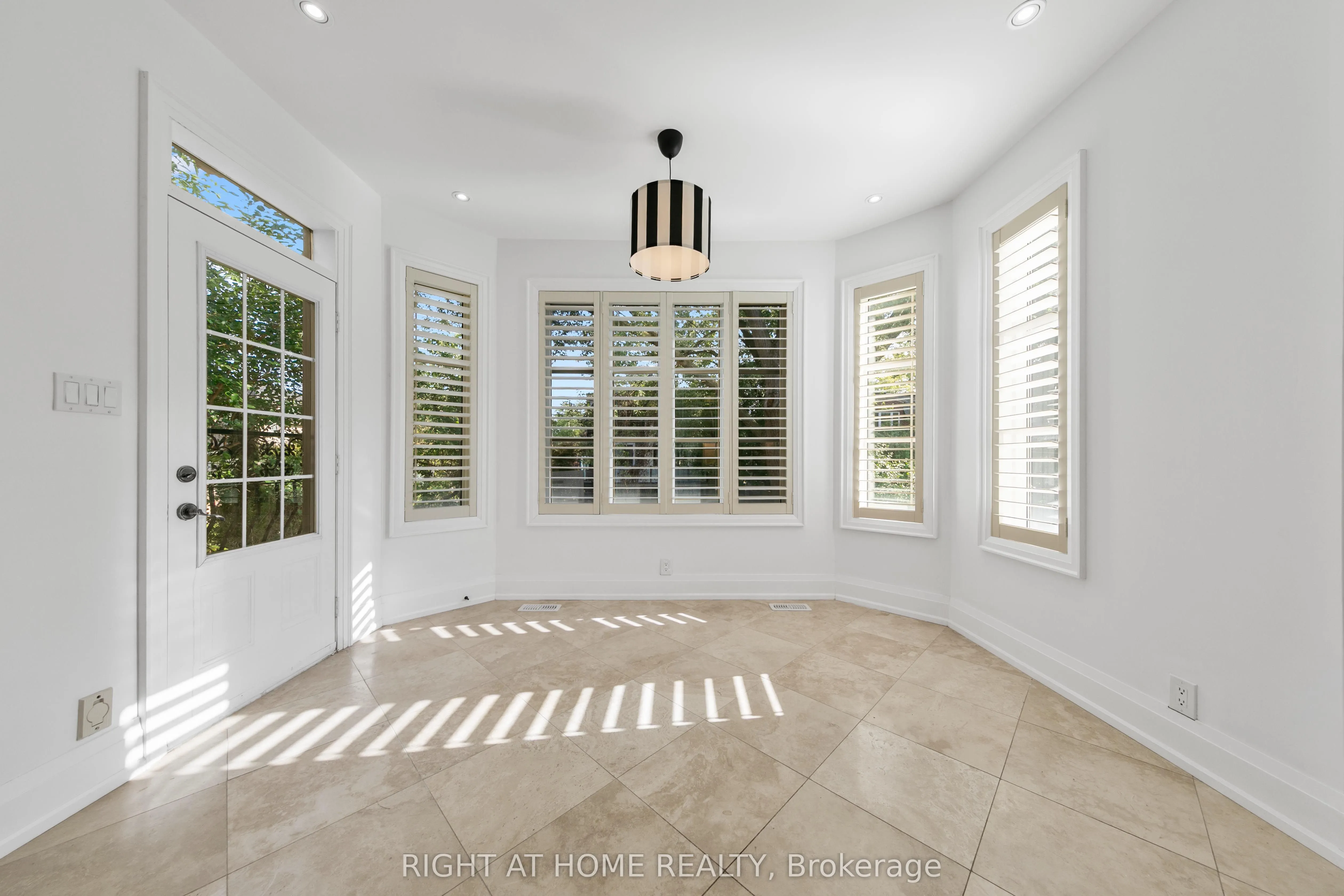 125 Kingsdale Avenue