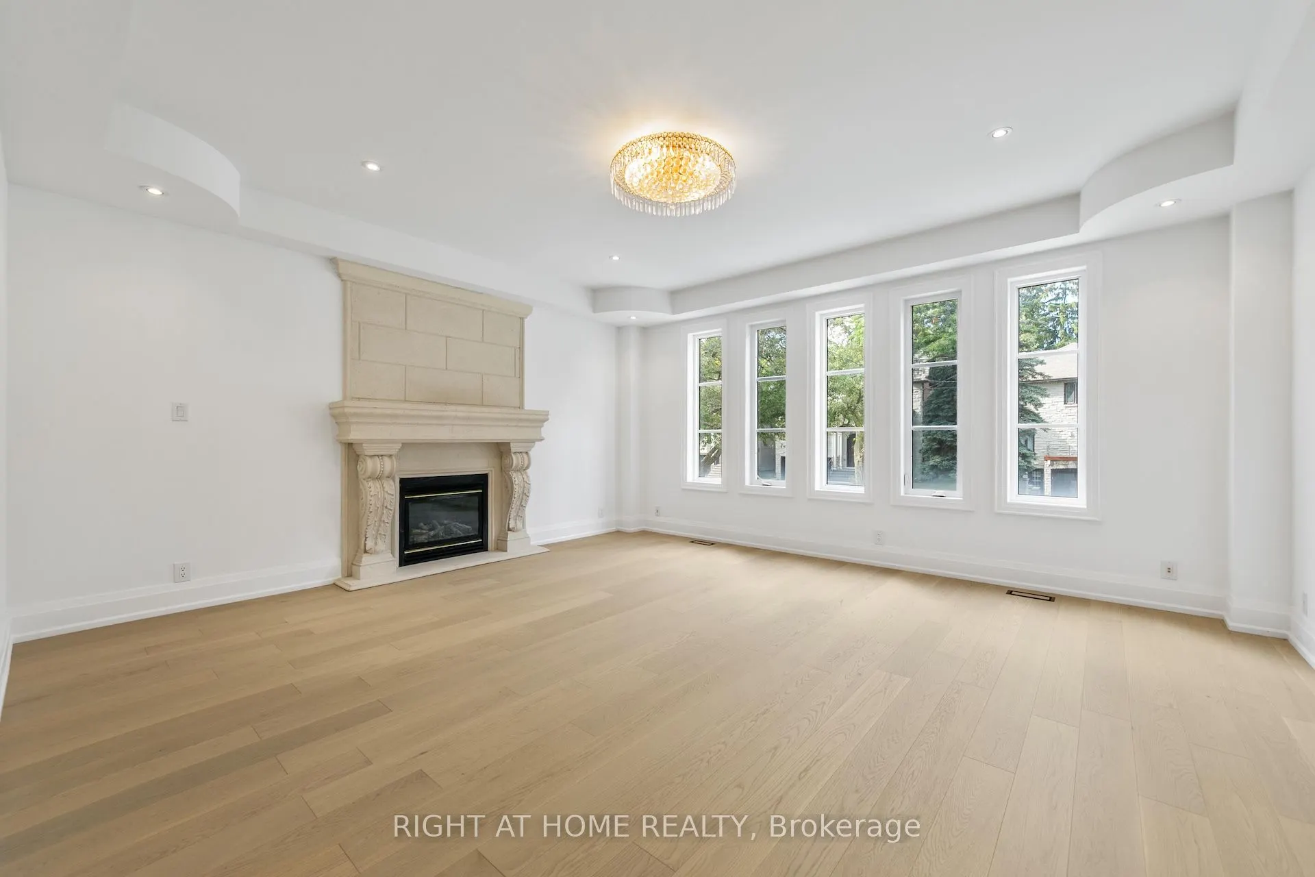 125 Kingsdale Avenue