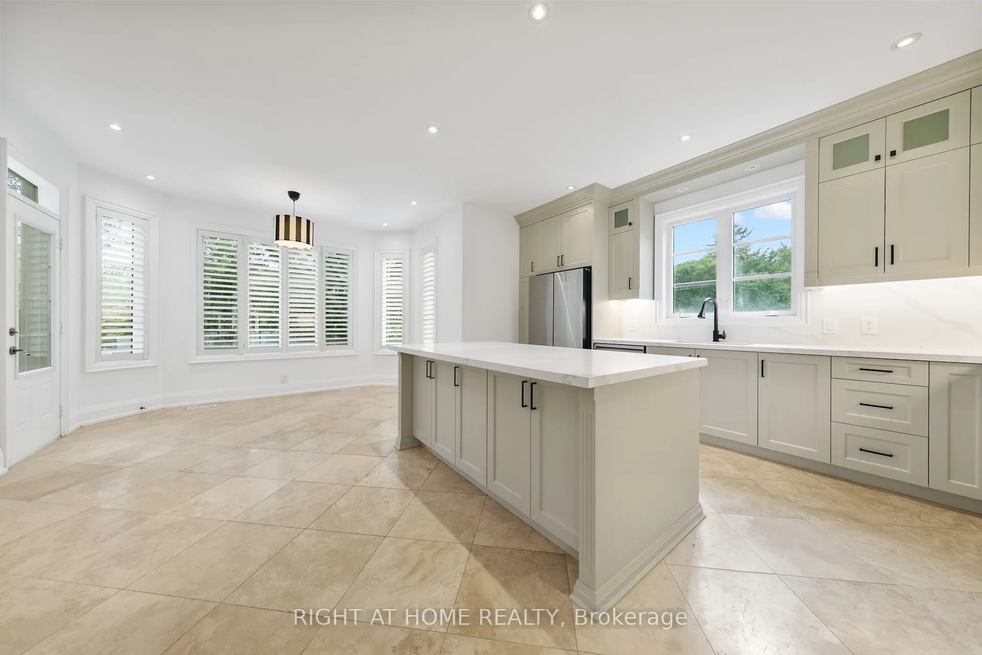 125 Kingsdale Avenue