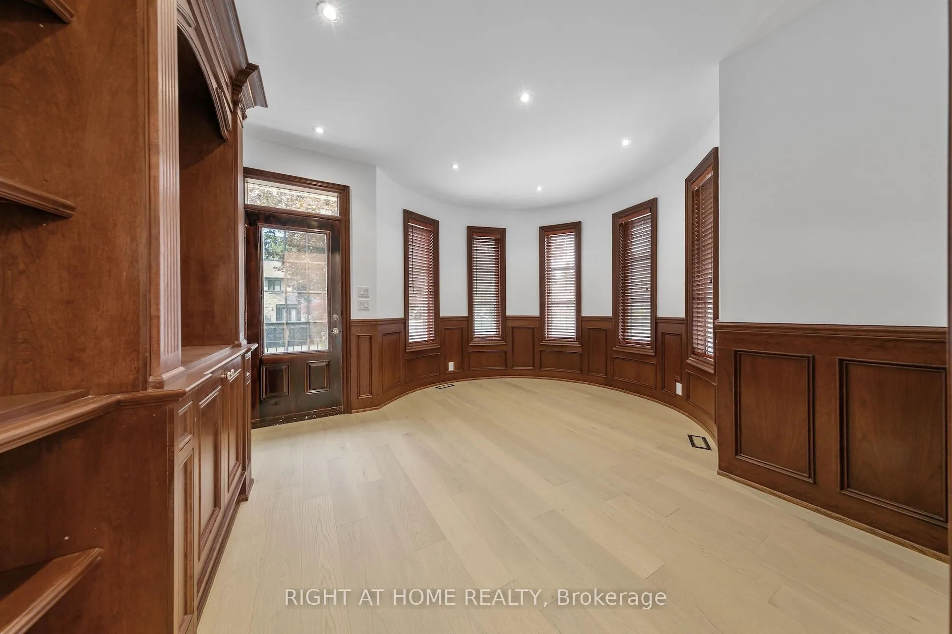 125 Kingsdale Avenue
