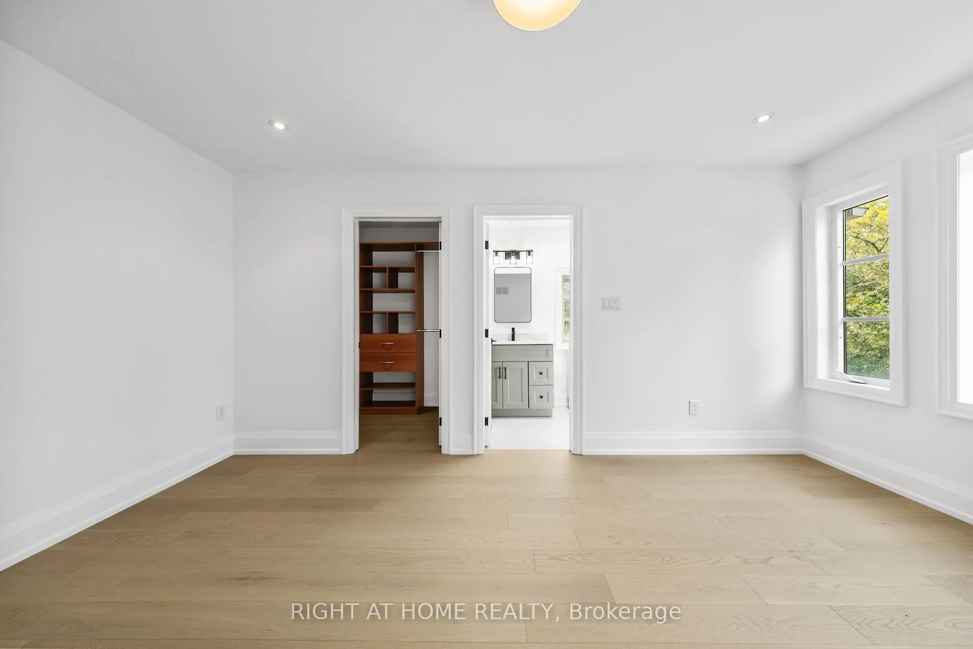 125 Kingsdale Avenue