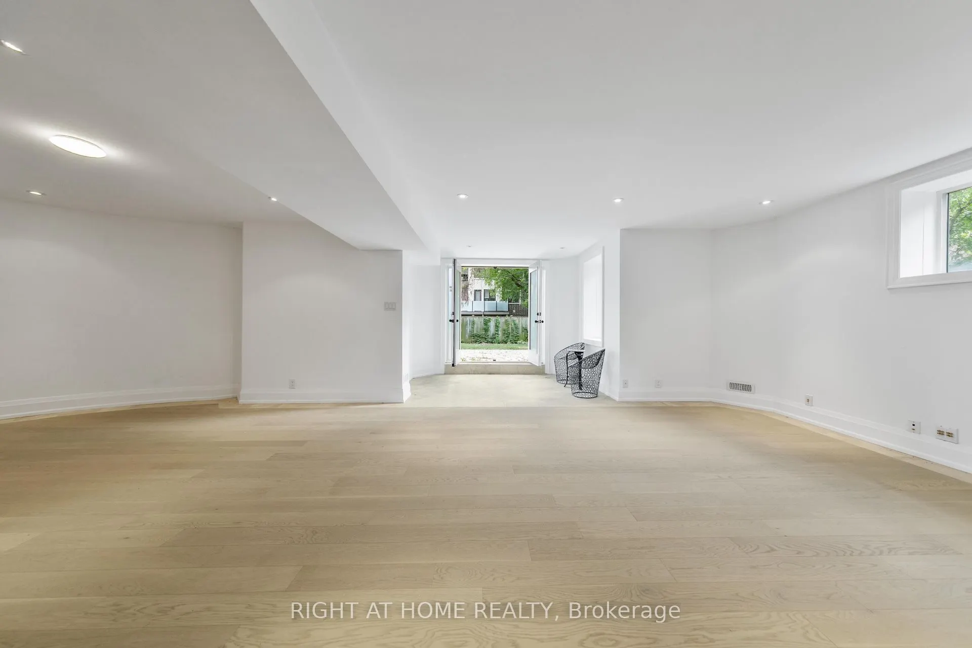 125 Kingsdale Avenue