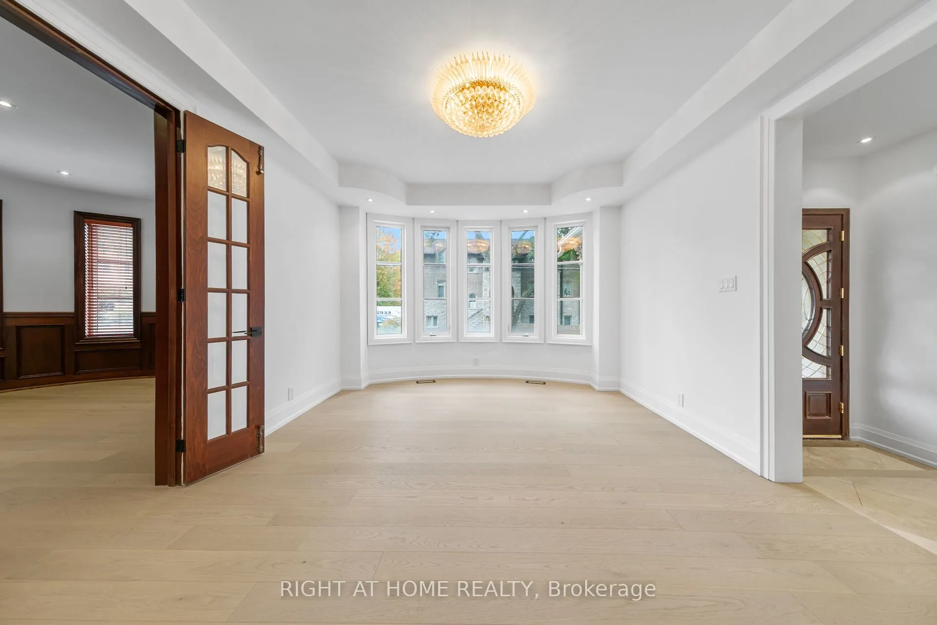 125 Kingsdale Avenue