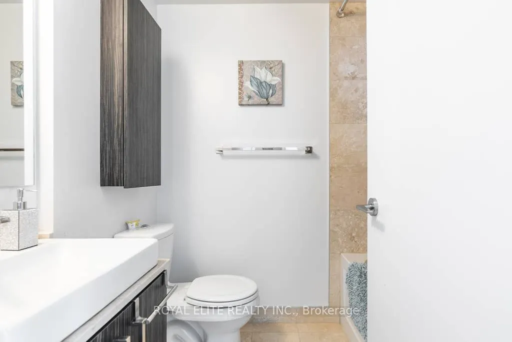 12 York Street, #3405