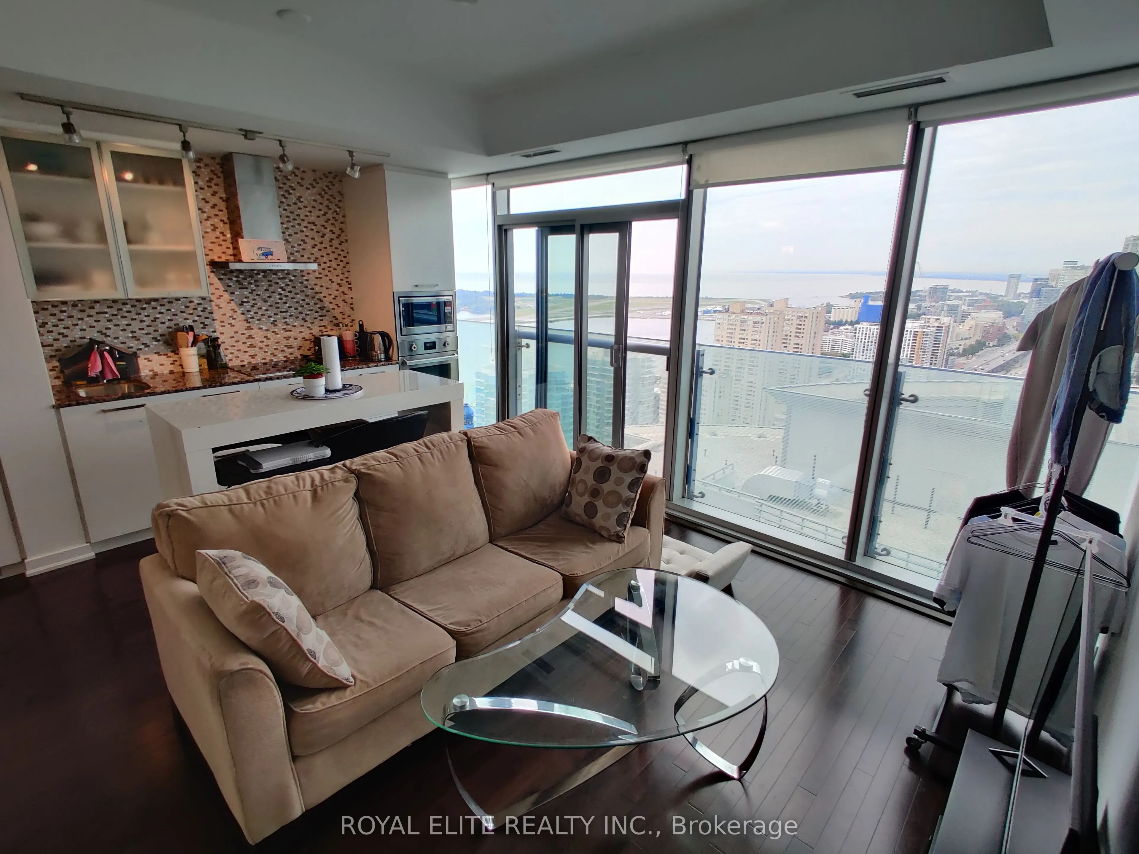 12 York Street, #3405