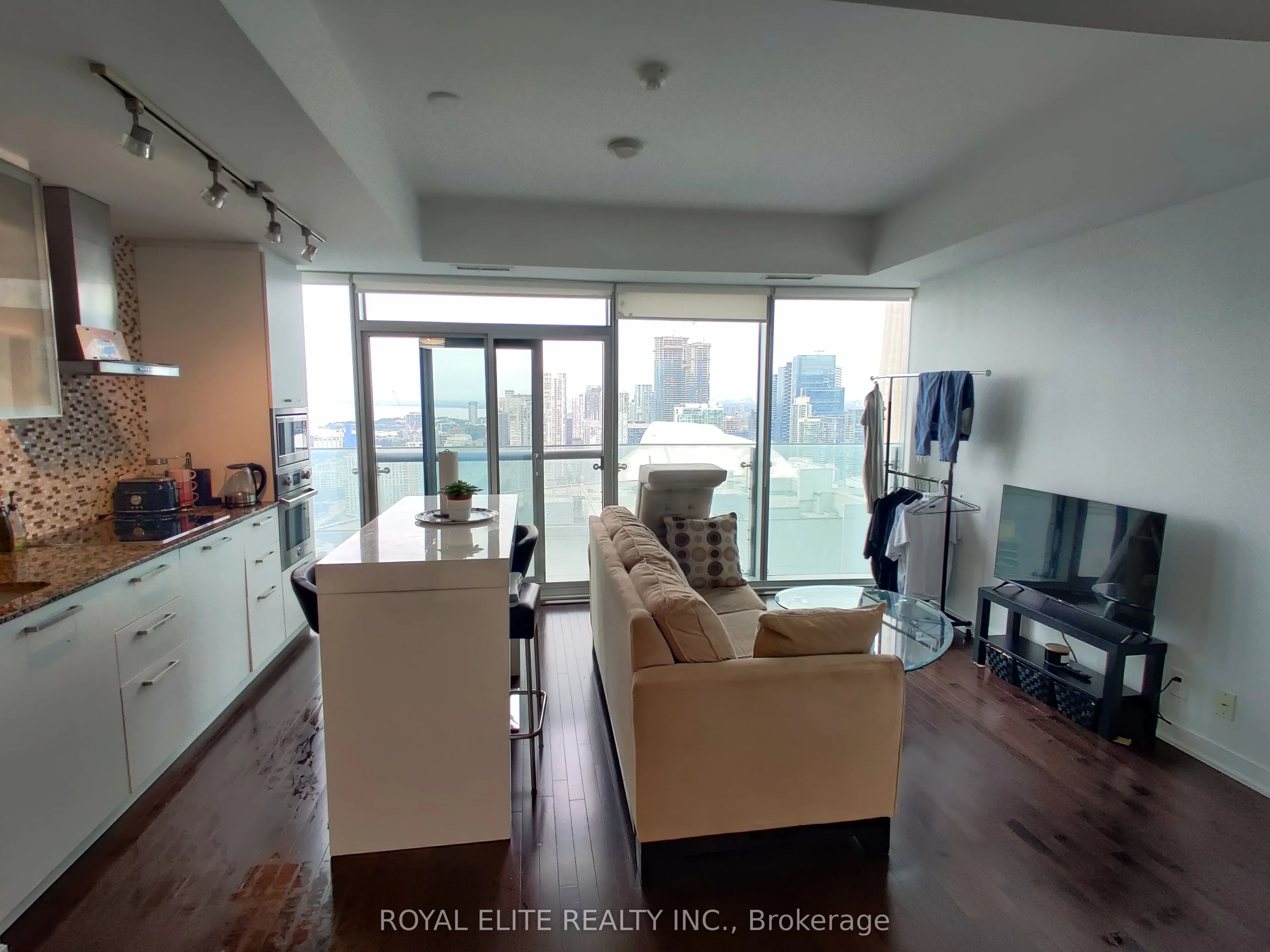 12 York Street, #3405