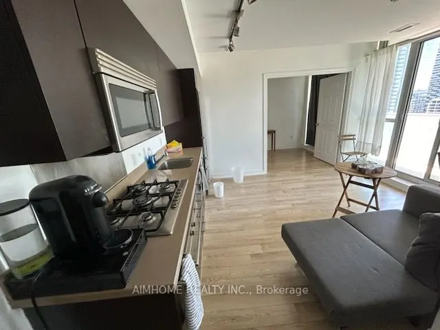 375 King Street W, #2110