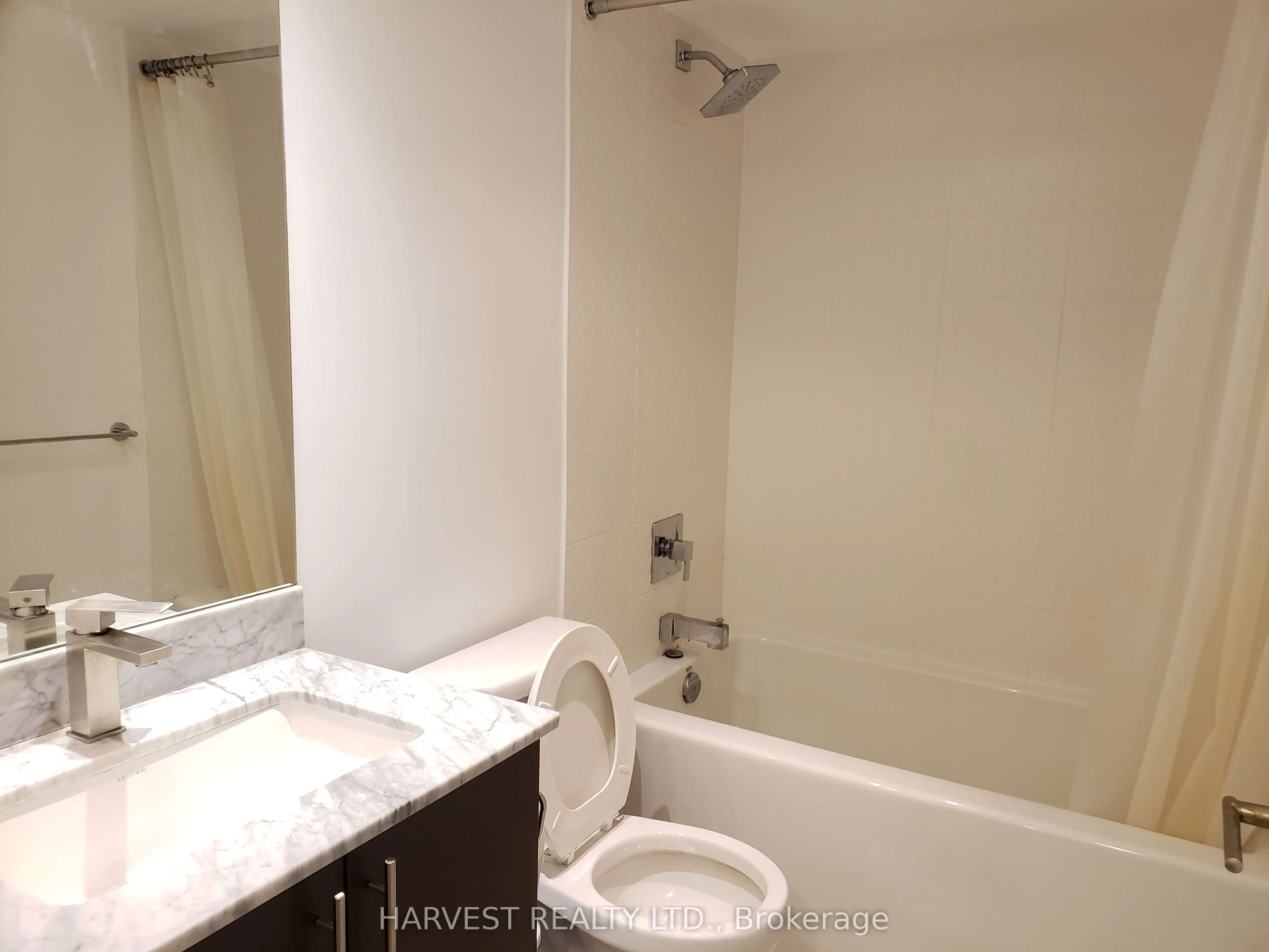 35 Bastion Street, #909
