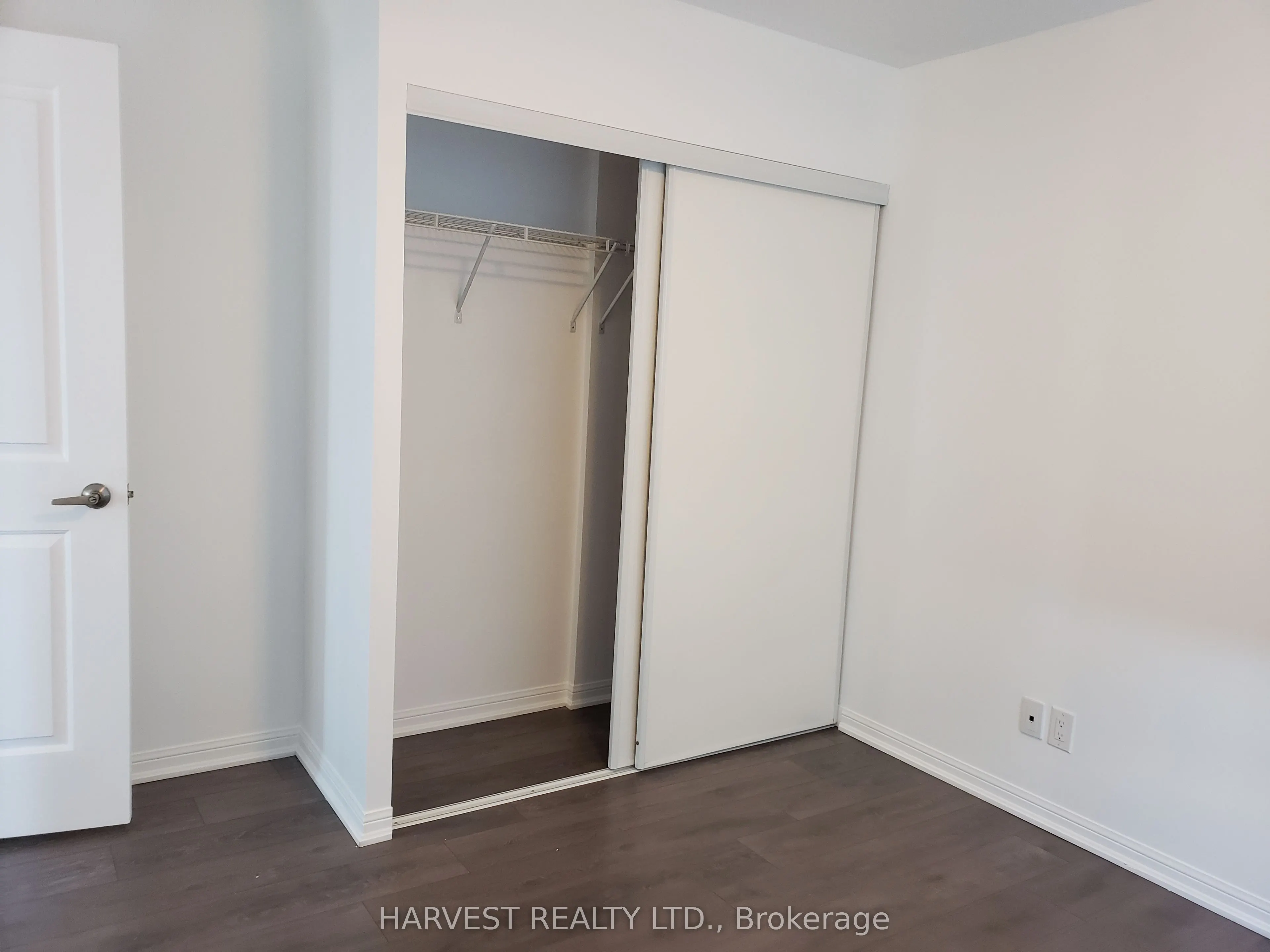 35 Bastion Street, #909