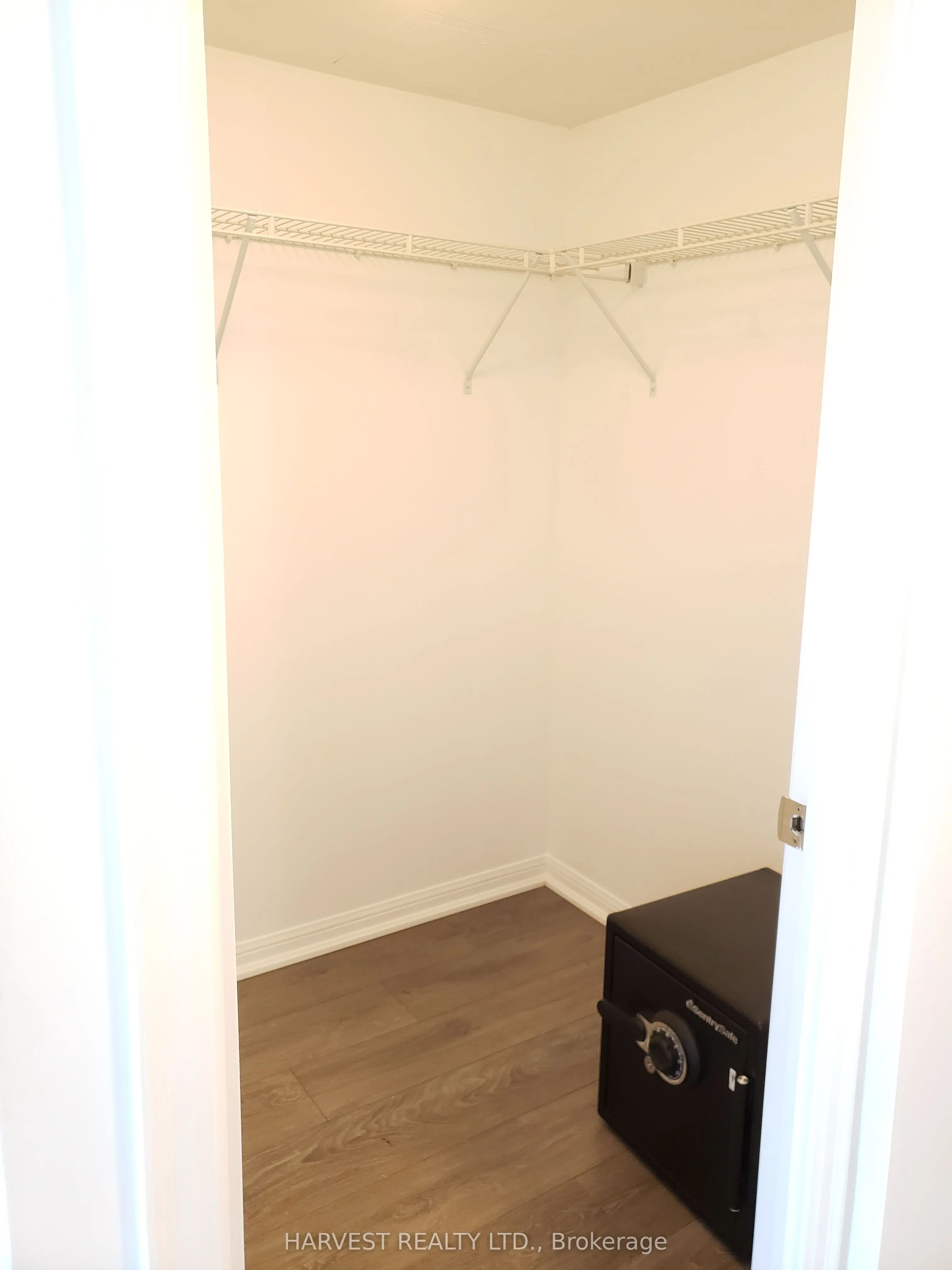 35 Bastion Street, #909