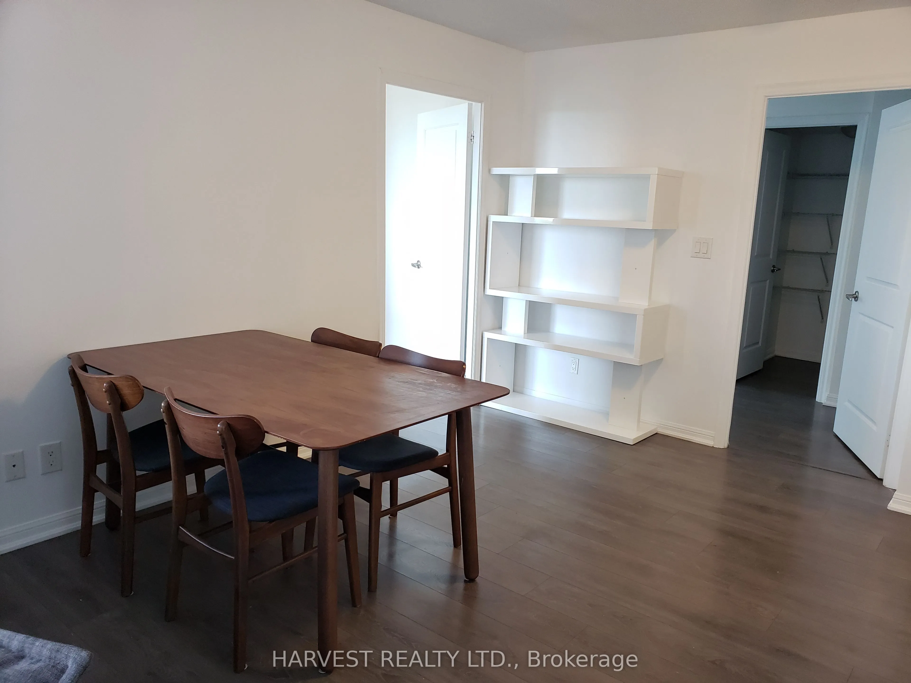 35 Bastion Street, #909