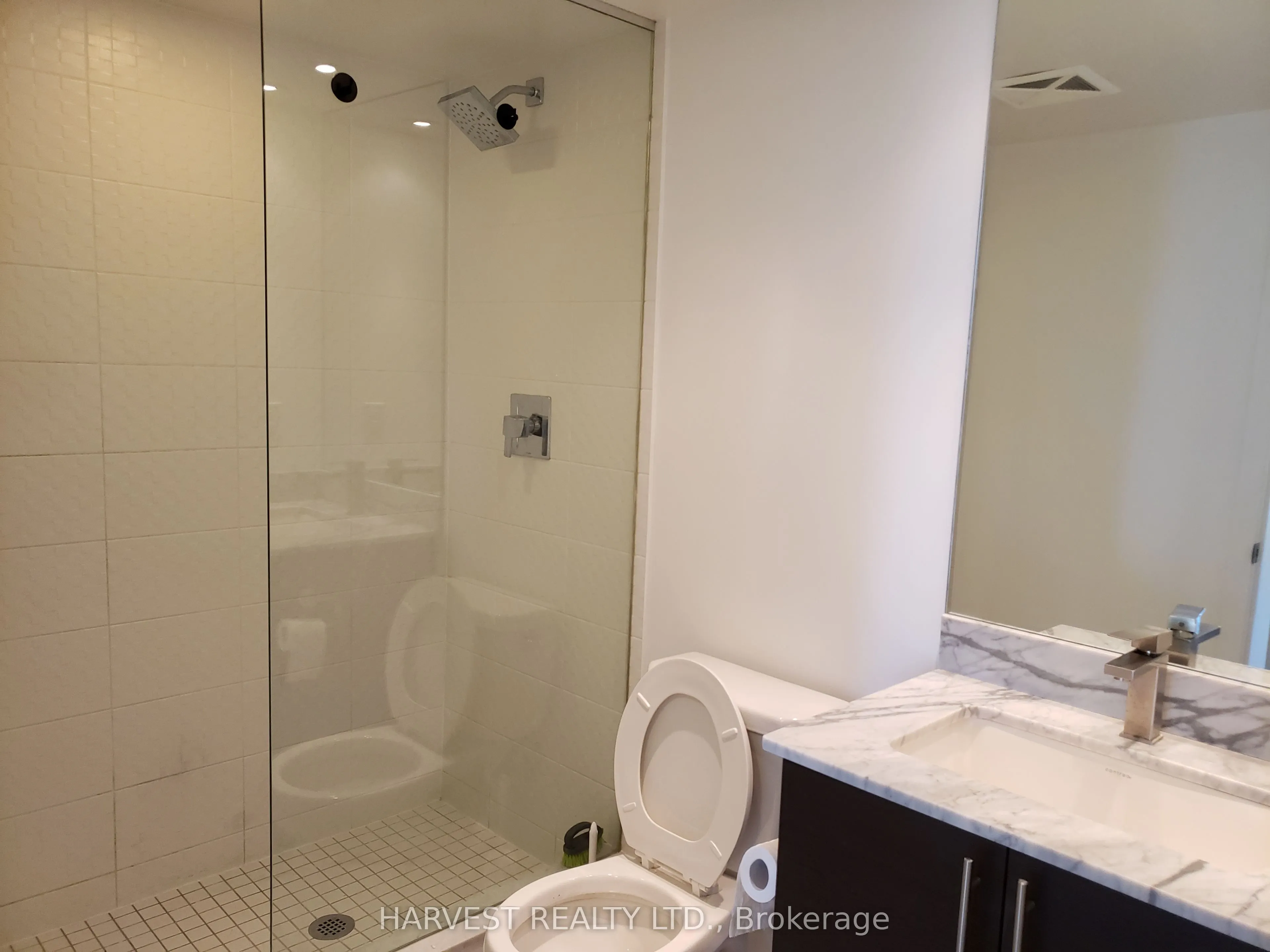 35 Bastion Street, #909