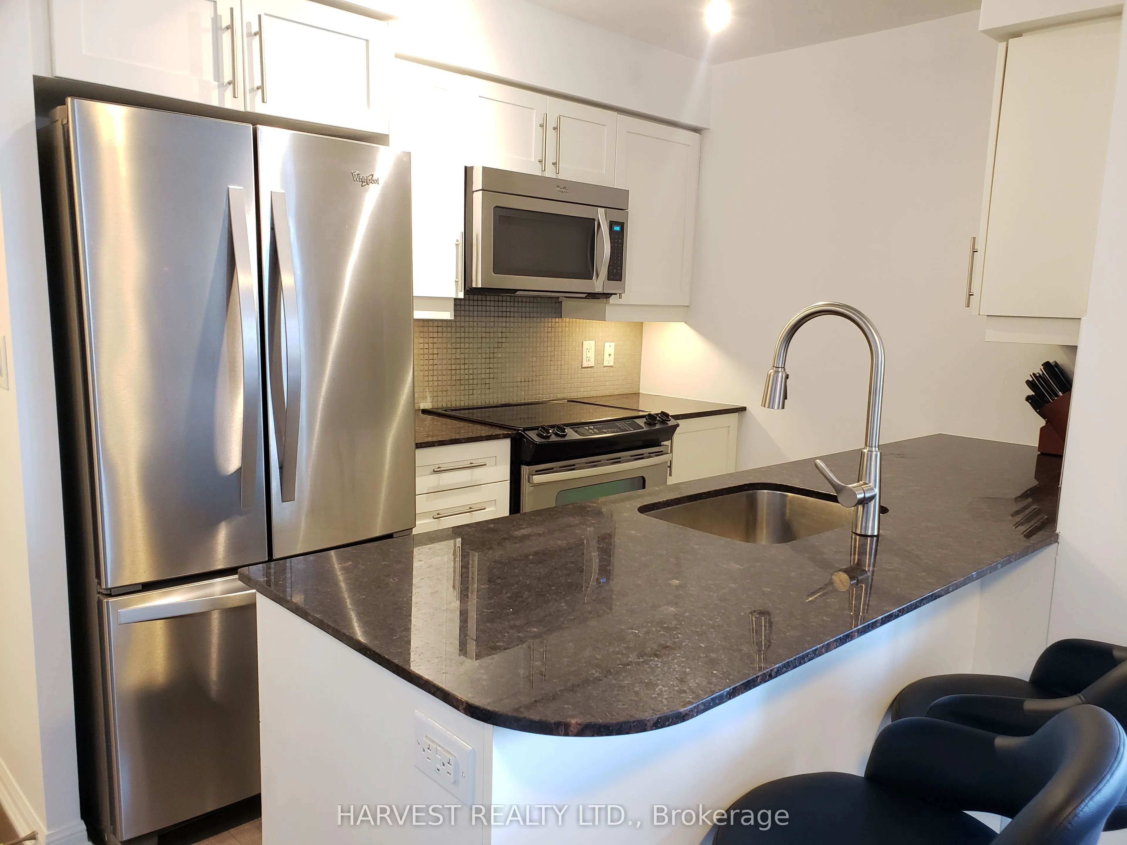 35 Bastion Street, #909