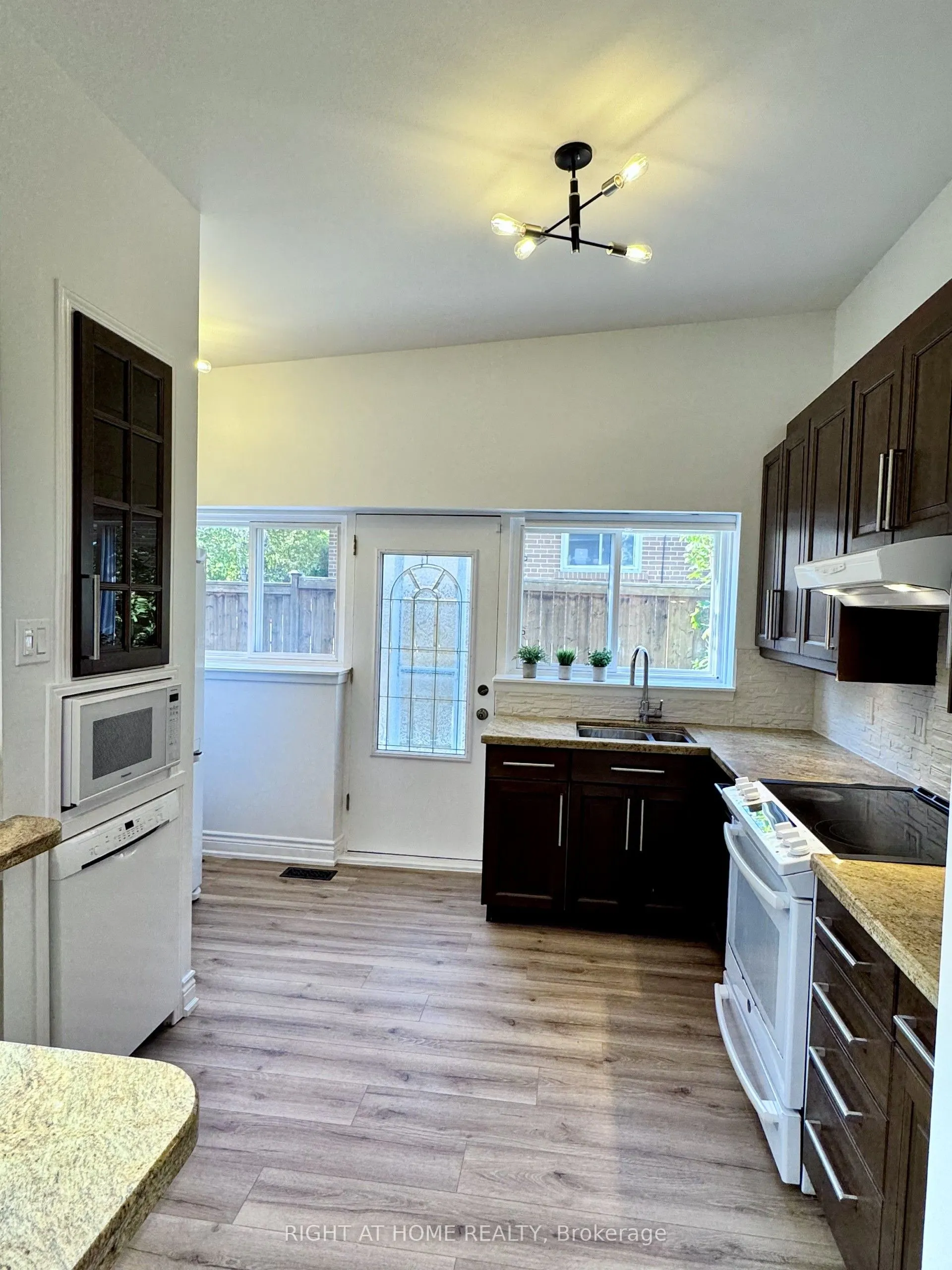 69 Roywood Drive, #Upper