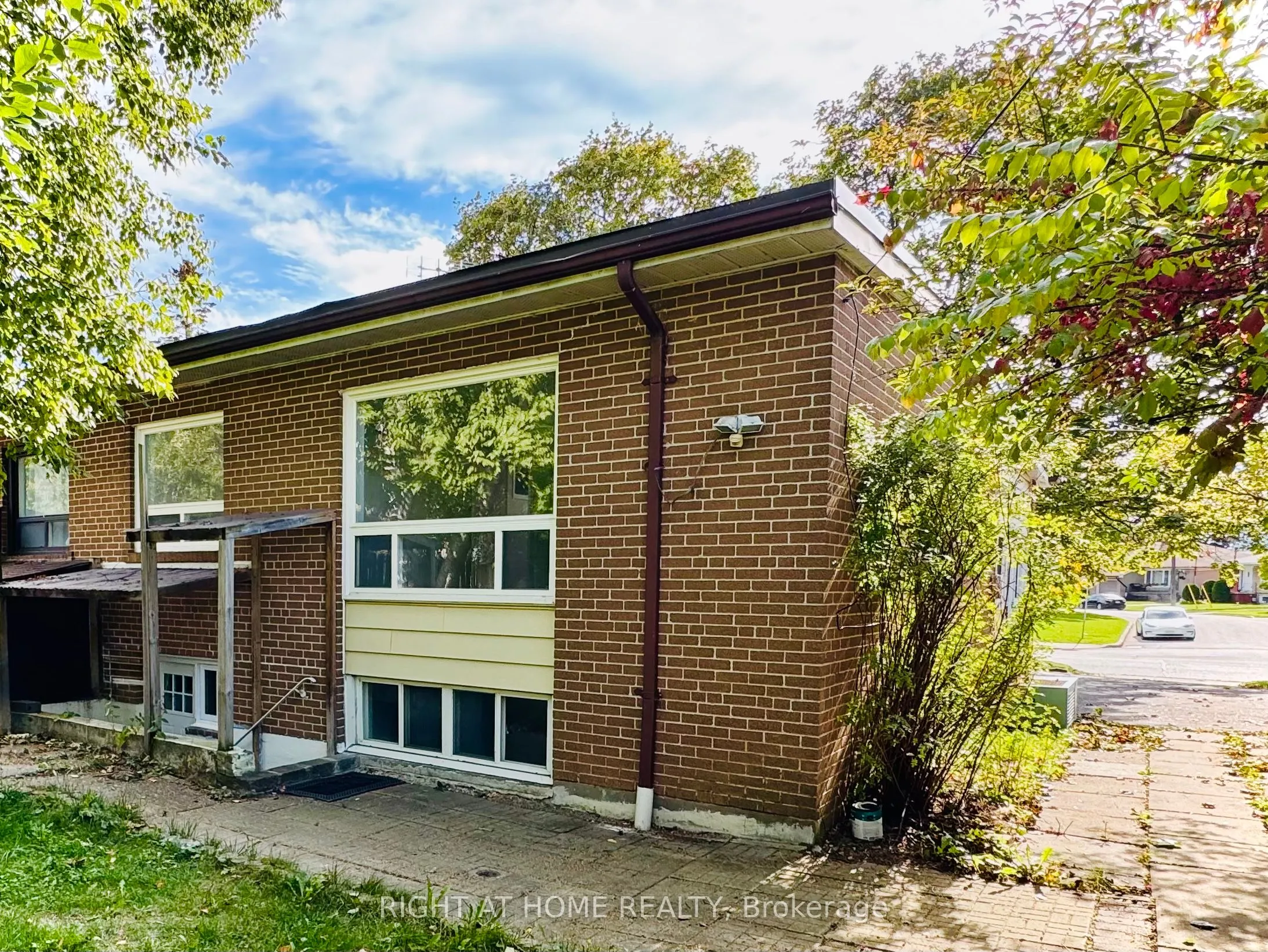 69 Roywood Drive, #Upper