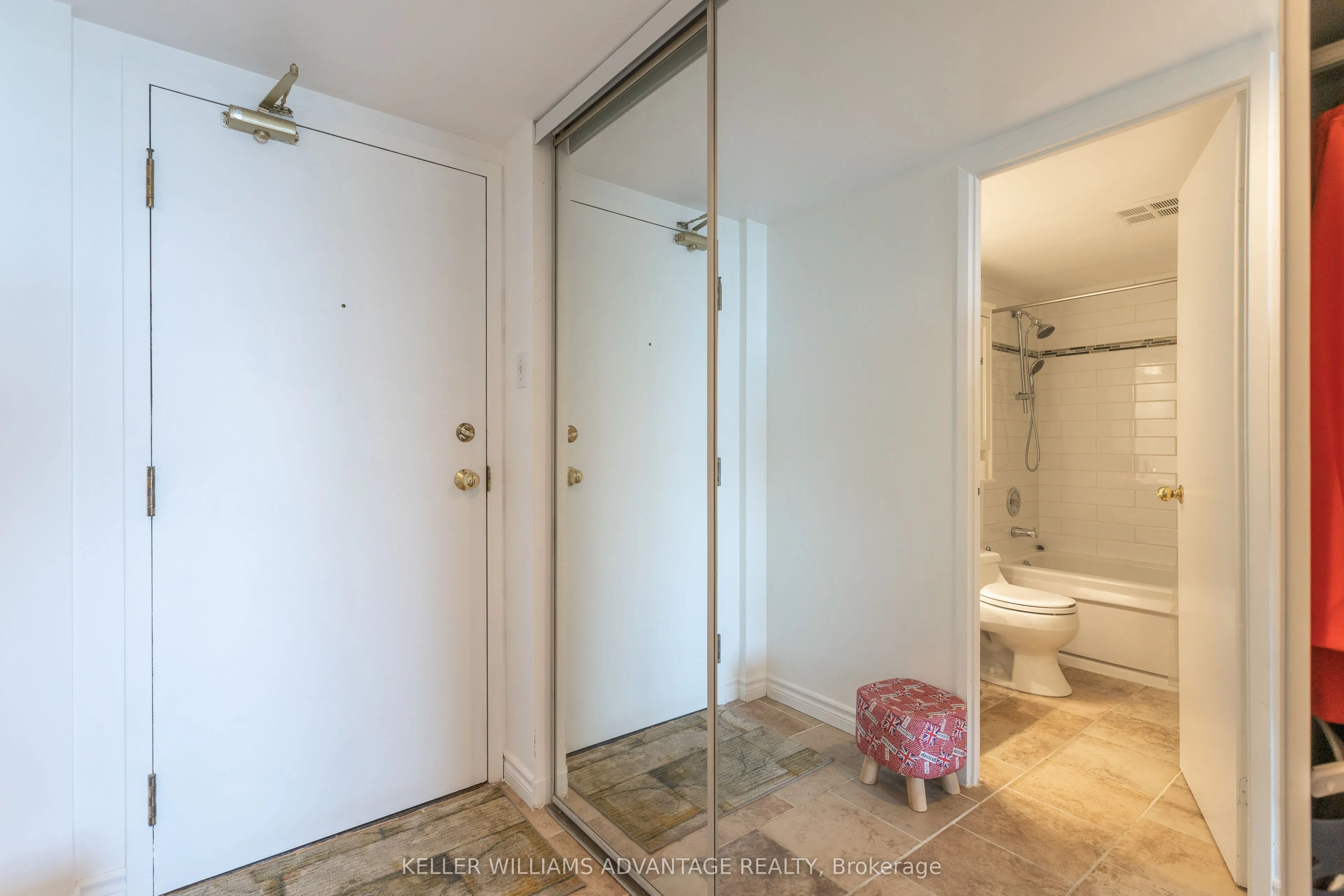 117 Gerrard Street E, #404