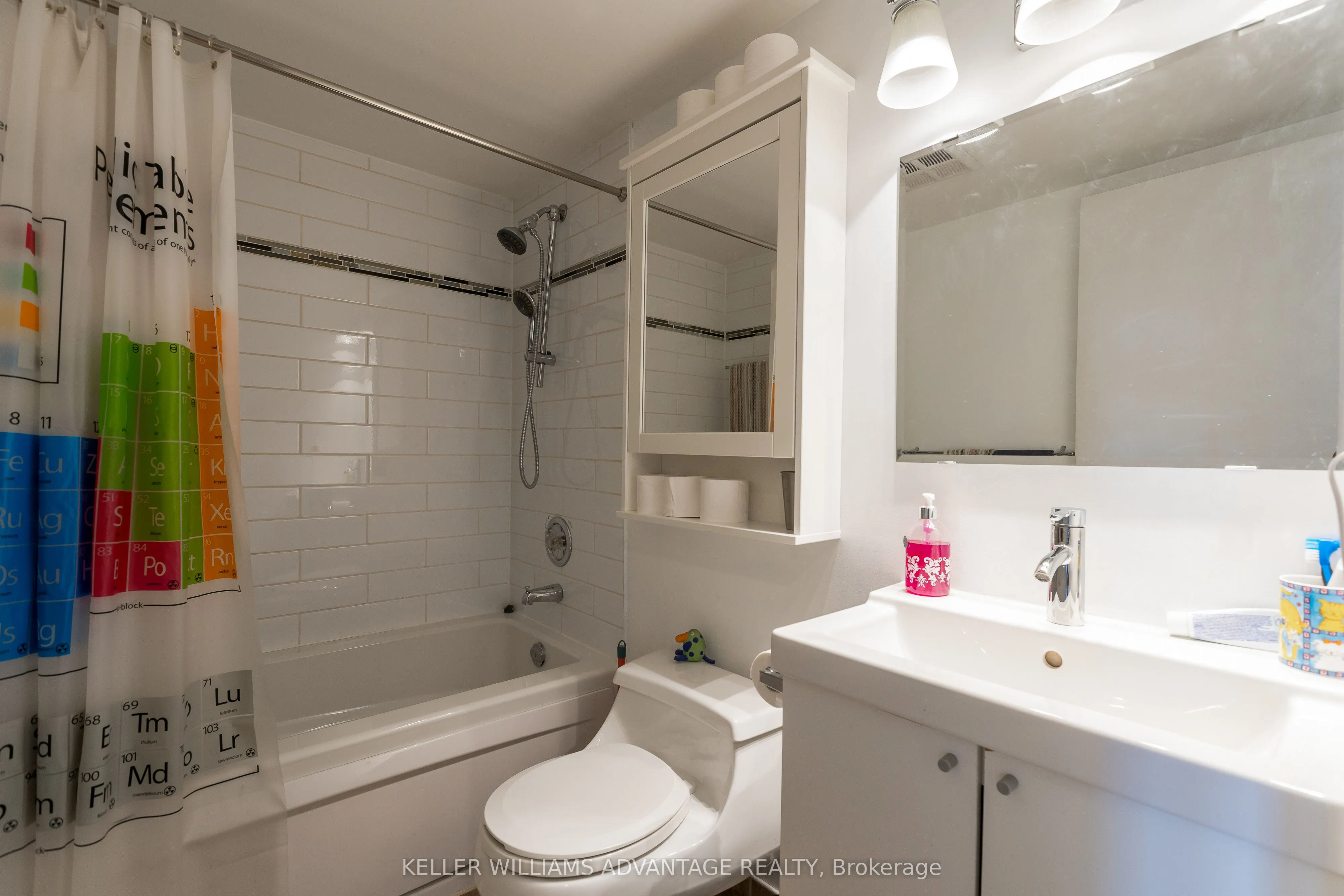 117 Gerrard Street E, #404