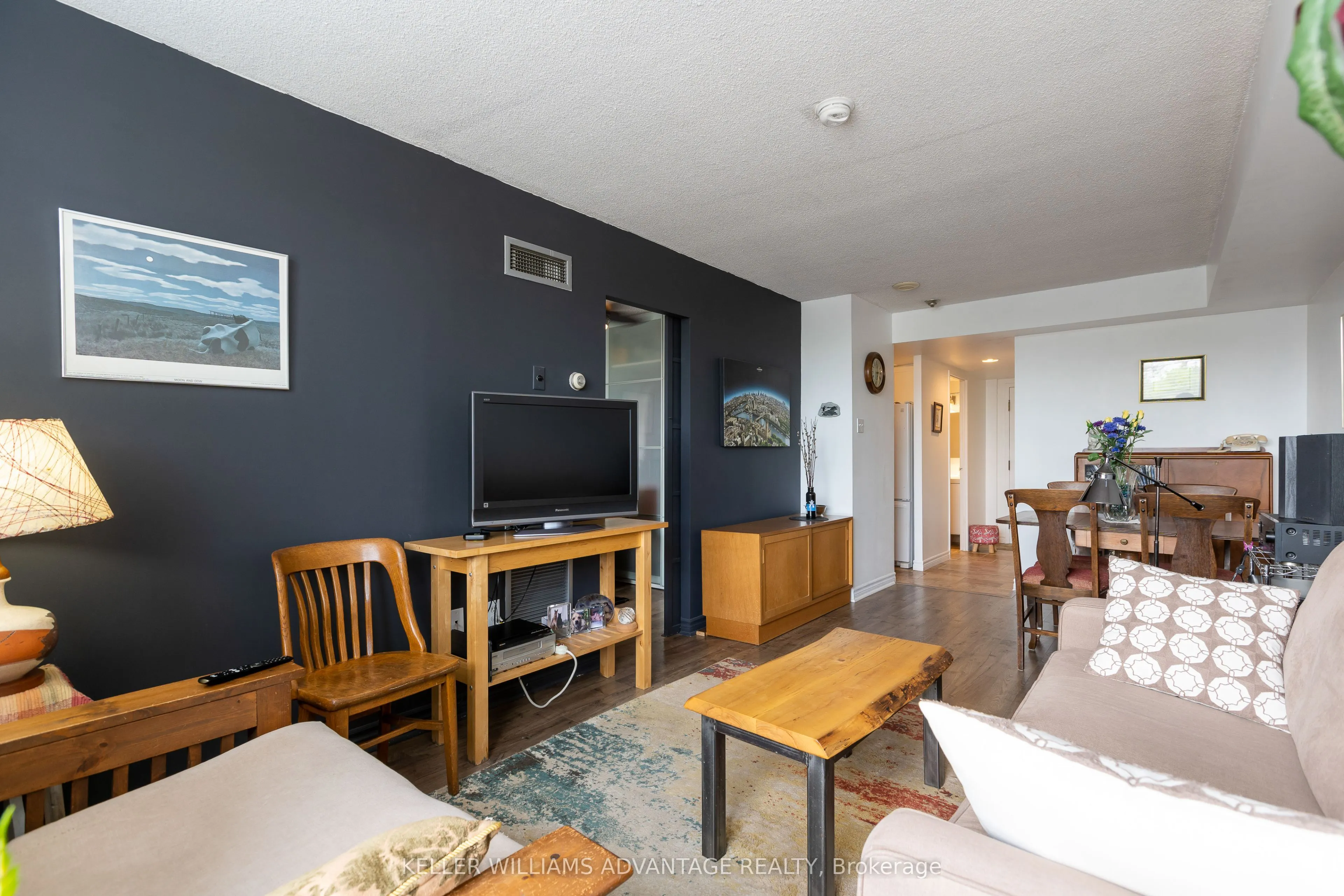 117 Gerrard Street E, #404