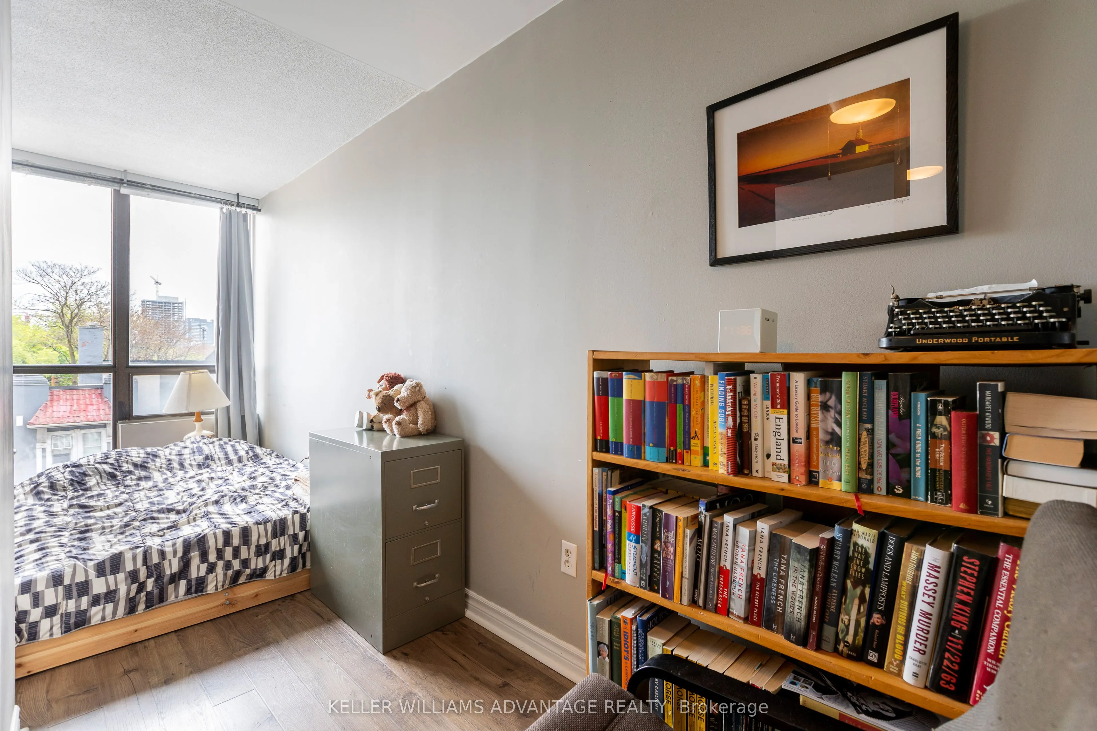 117 Gerrard Street E, #404