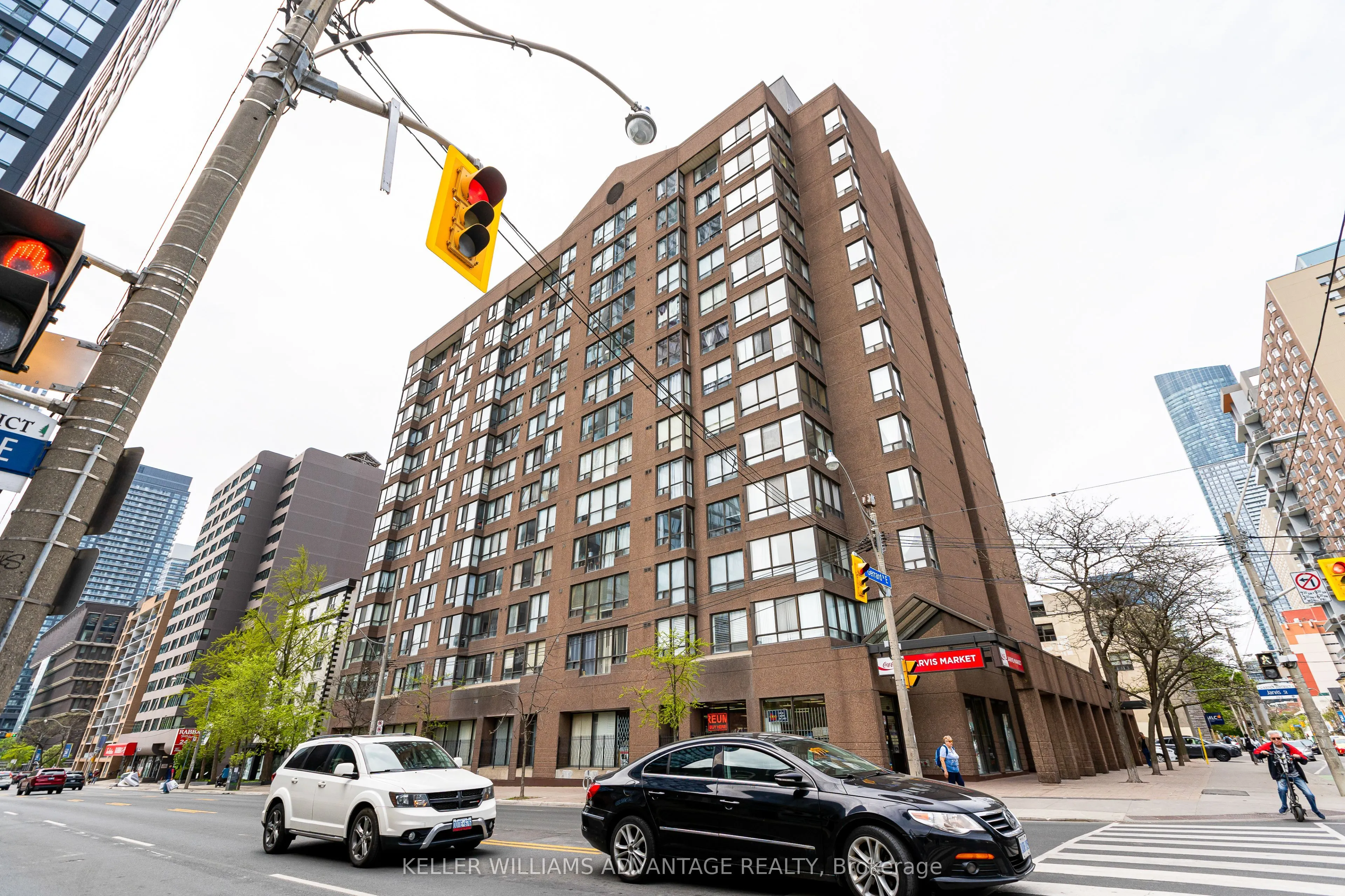 117 Gerrard Street E, #404