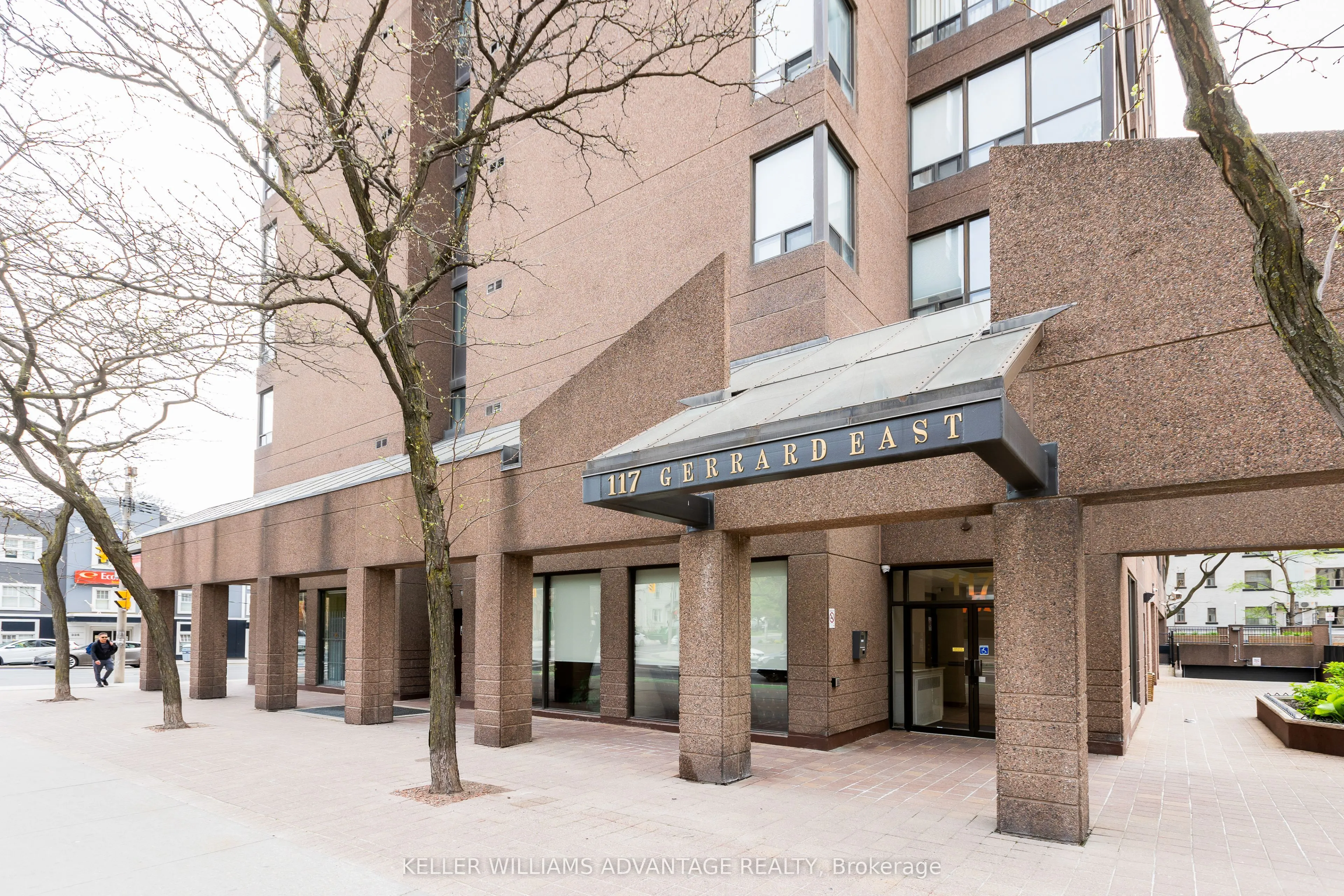 117 Gerrard Street E, #404