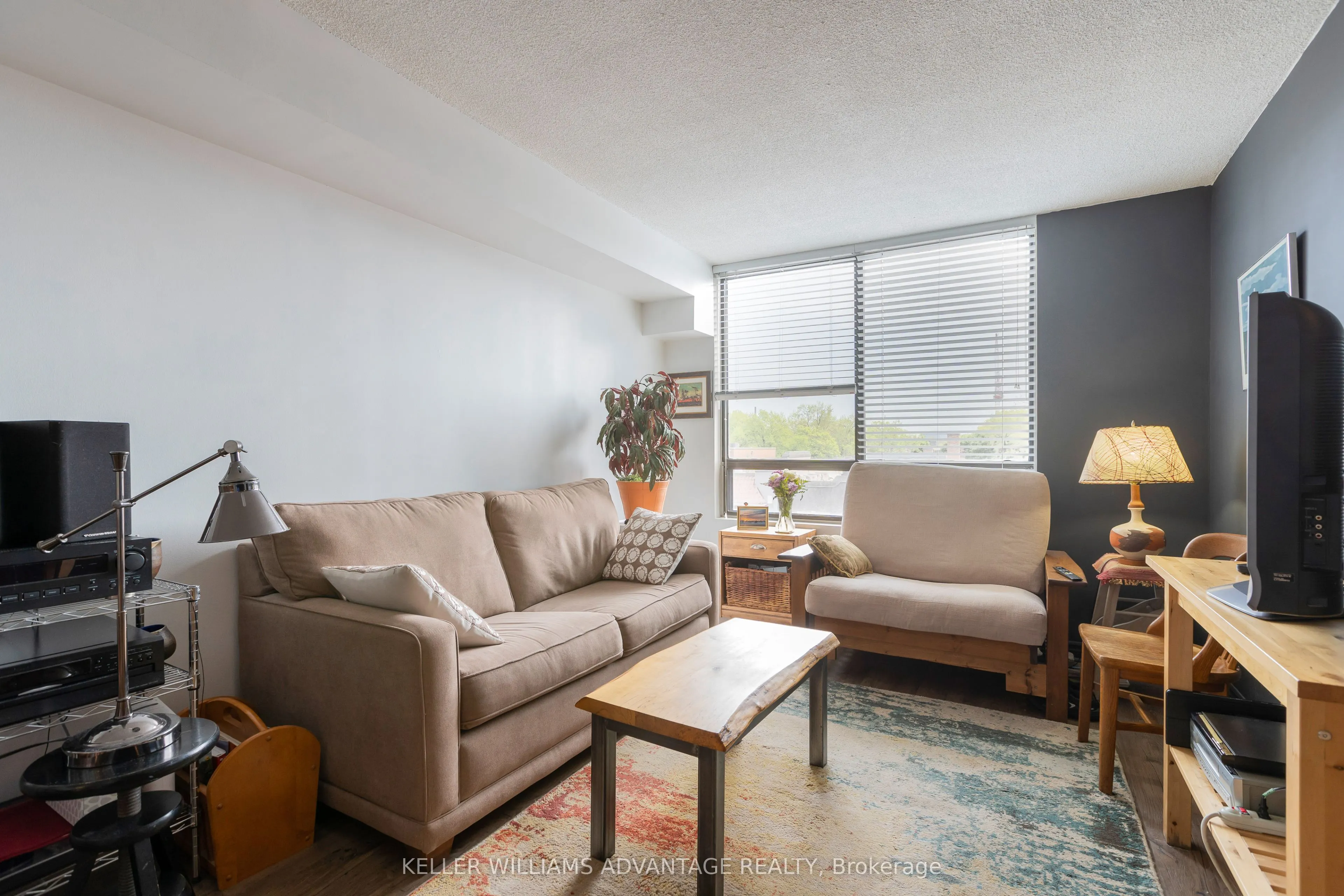 117 Gerrard Street E, #404