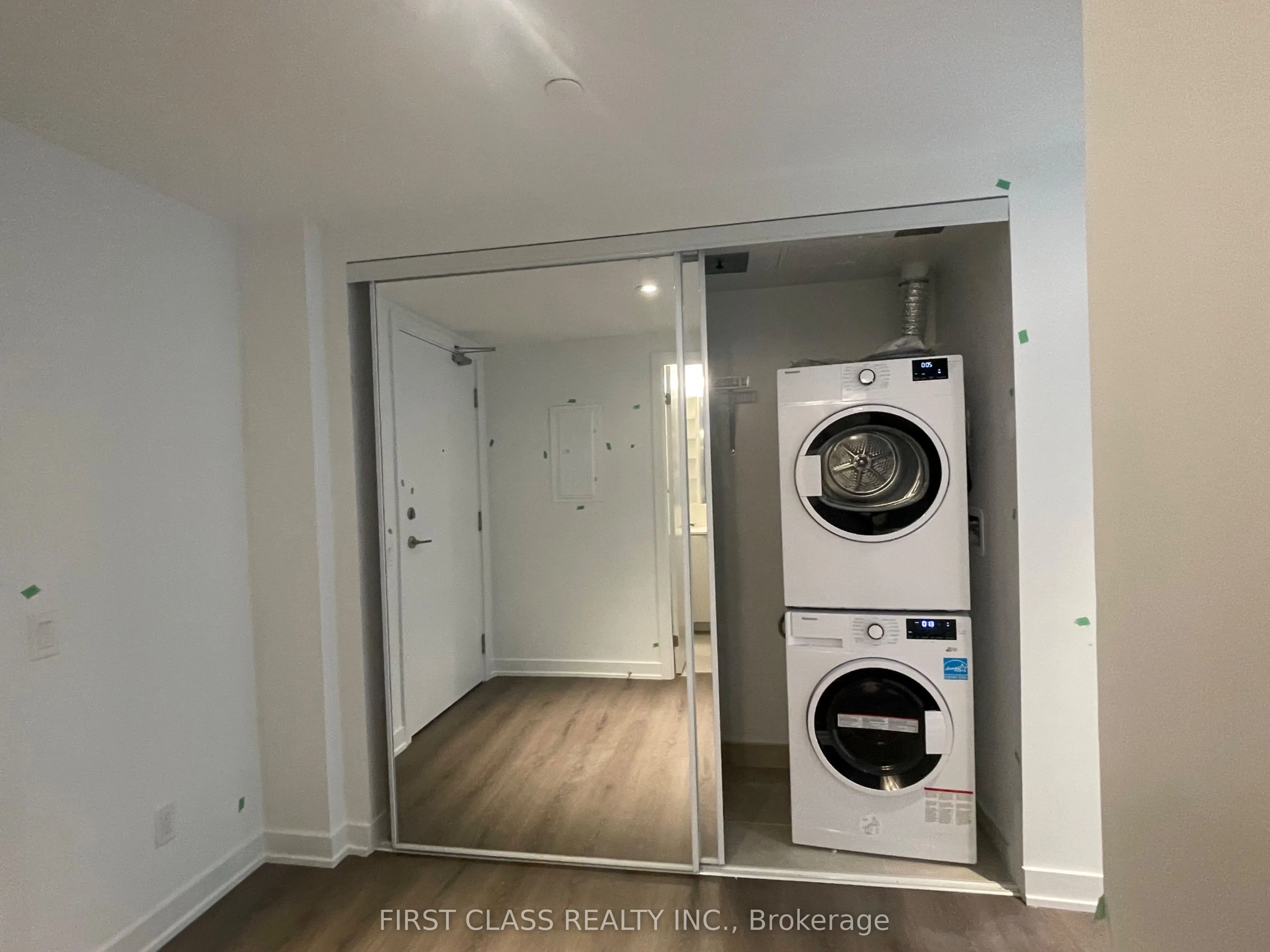 8 Wellesley Street W, #2016