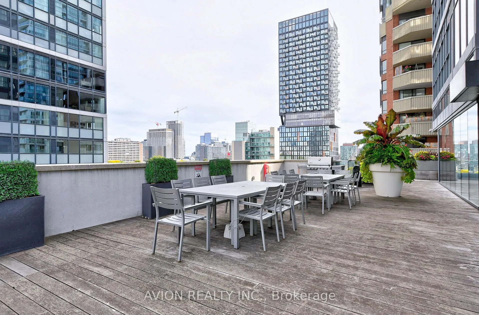 159 Dundas Street E, #1207