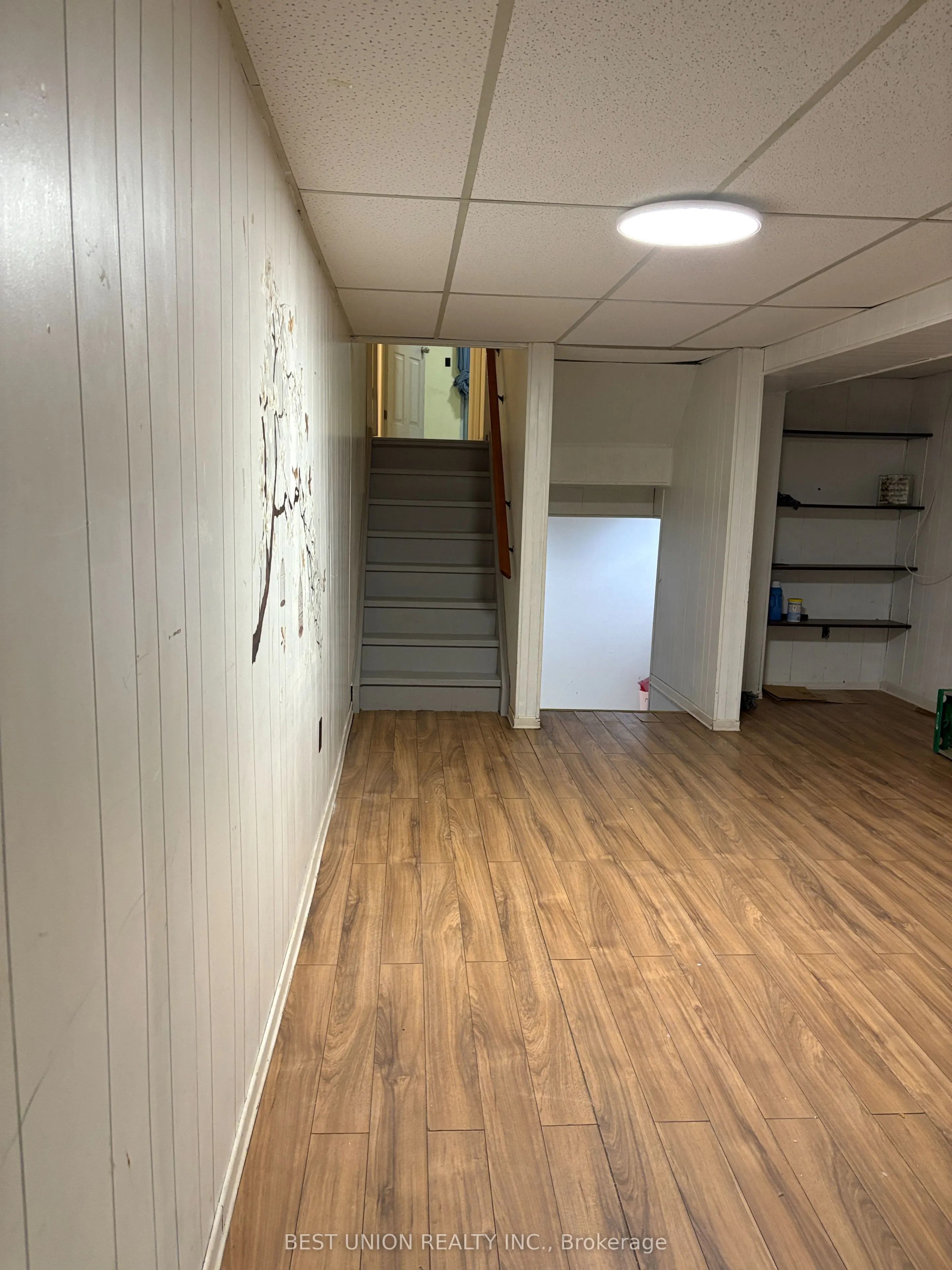 299 Goldenwood Road E, #Lower Unit