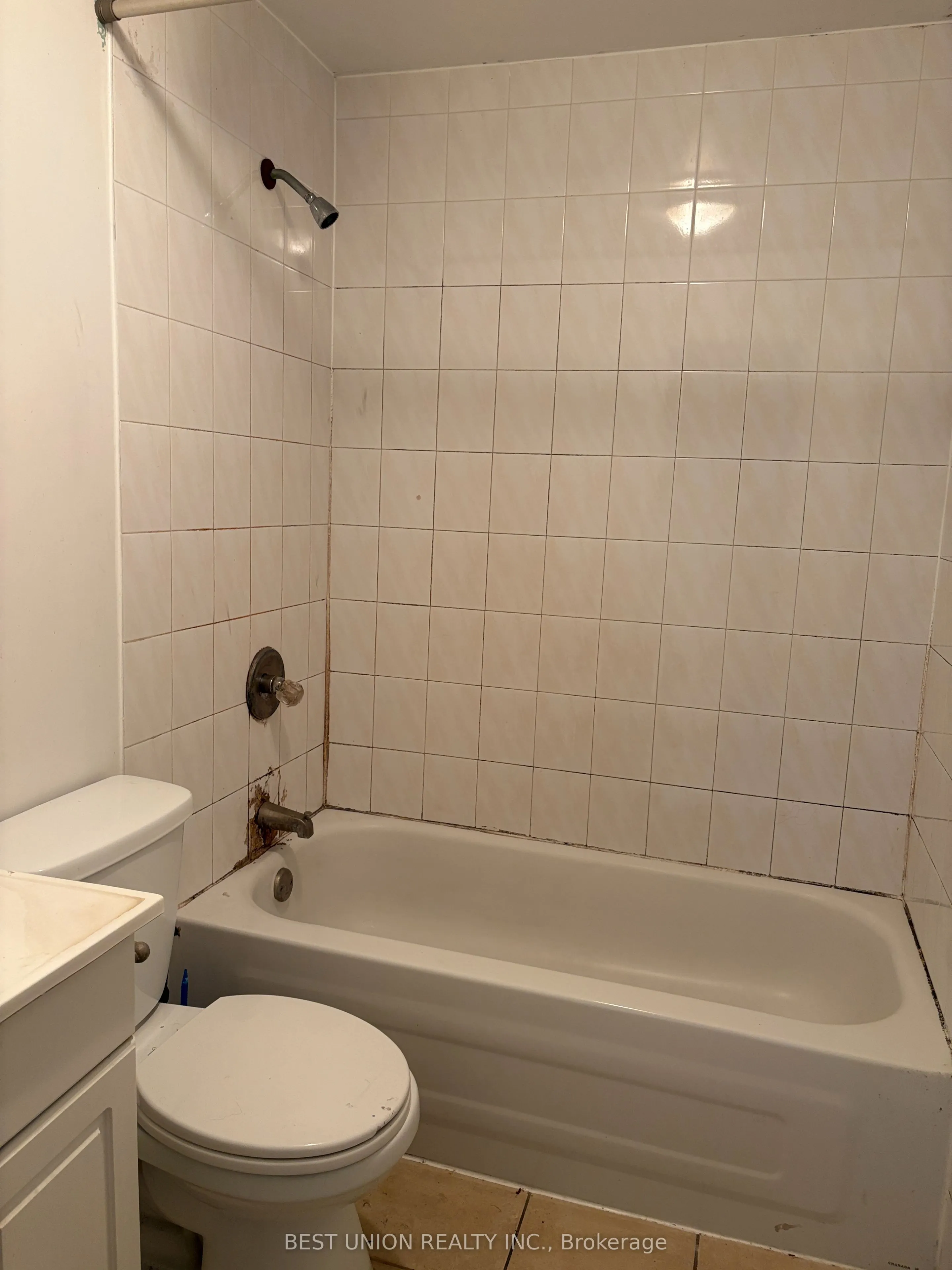 299 Goldenwood Road E, #Lower Unit